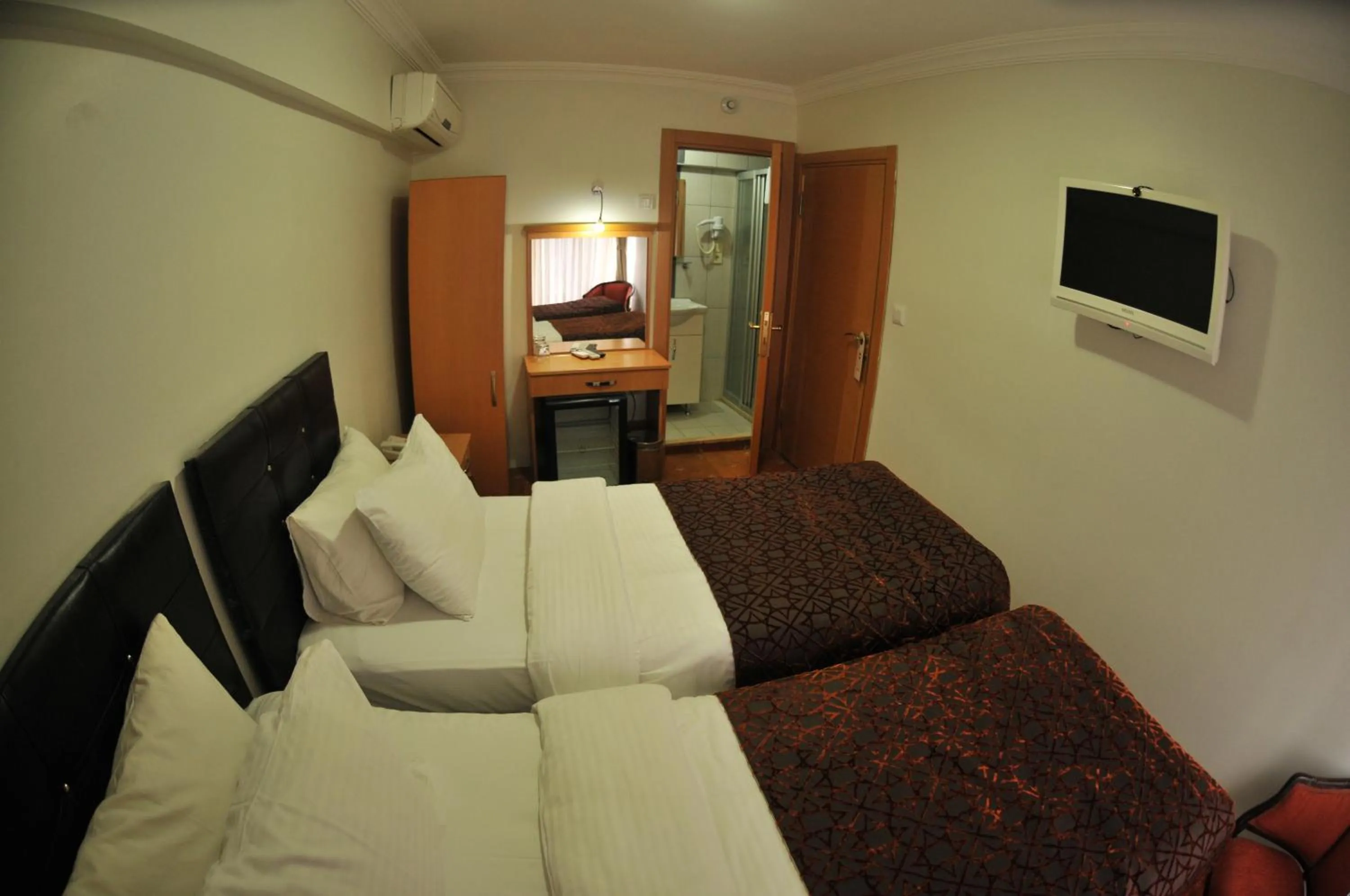 Photo of the whole room in Palace Point Hotel