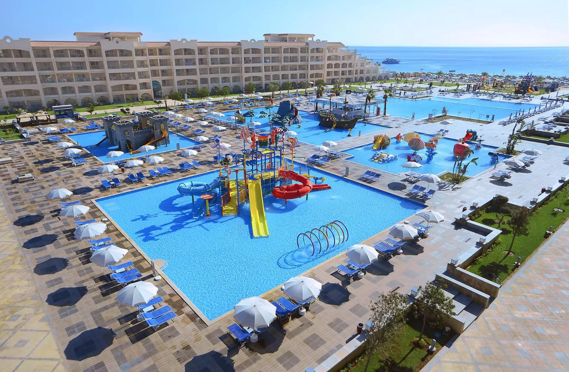 Aqua park in Pickalbatros White Beach Resort - Hurghada