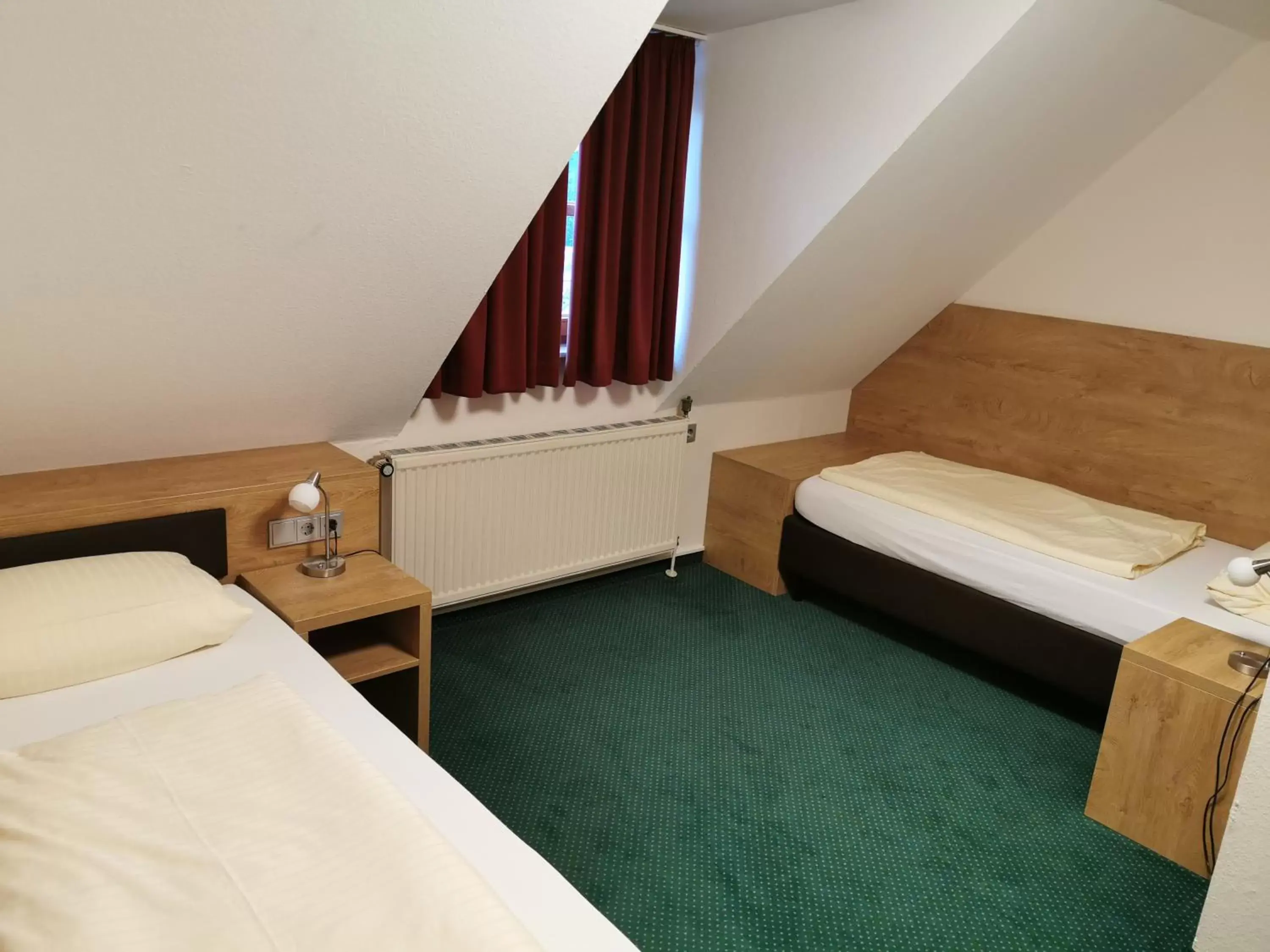 Standard Twin Room in Hotel Gasthof Zum Löwen Standard Twin Room in Hotel Gasthof Zum Löwen