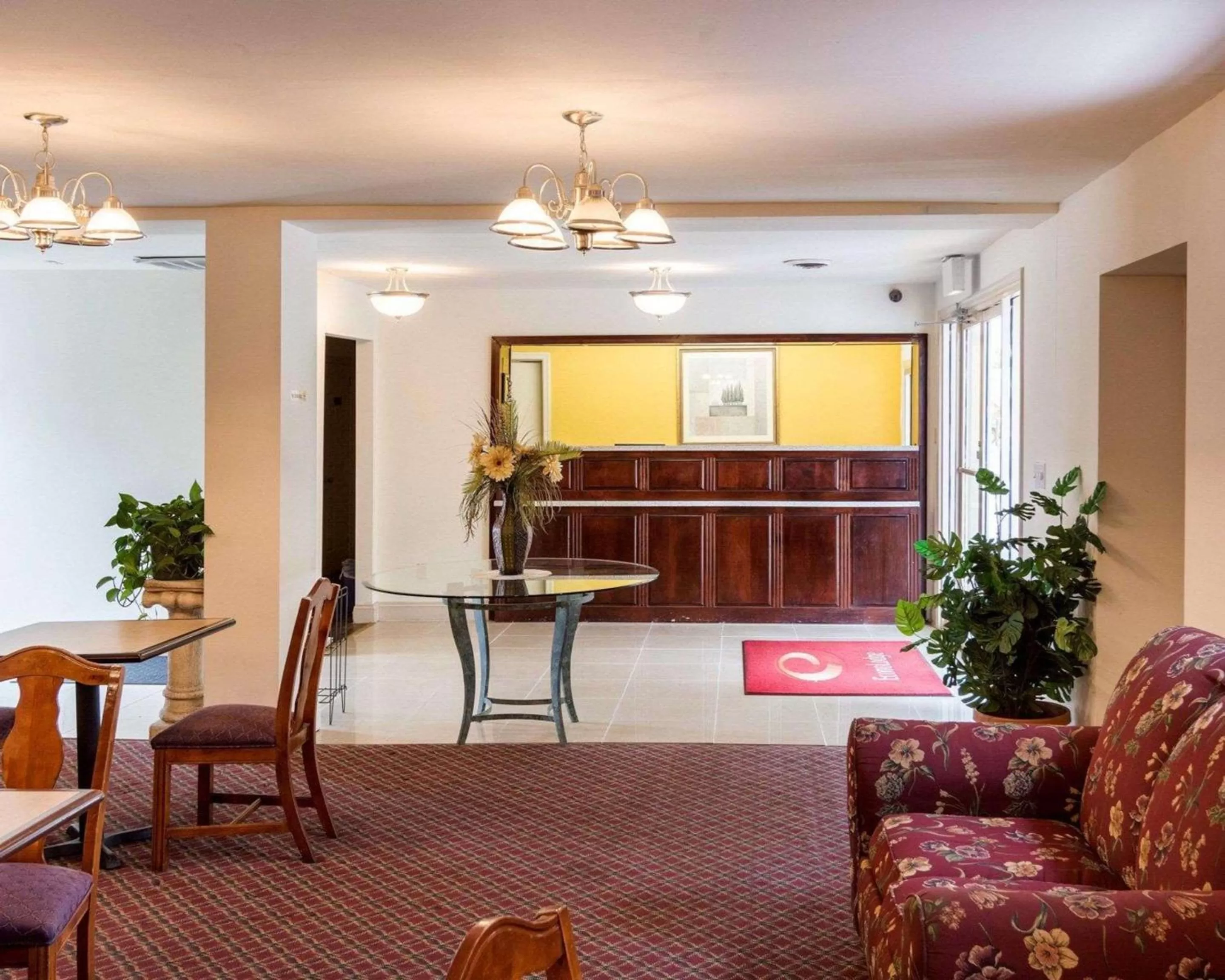 Lobby or reception in Econo Lodge Petersburg - Fort Lee