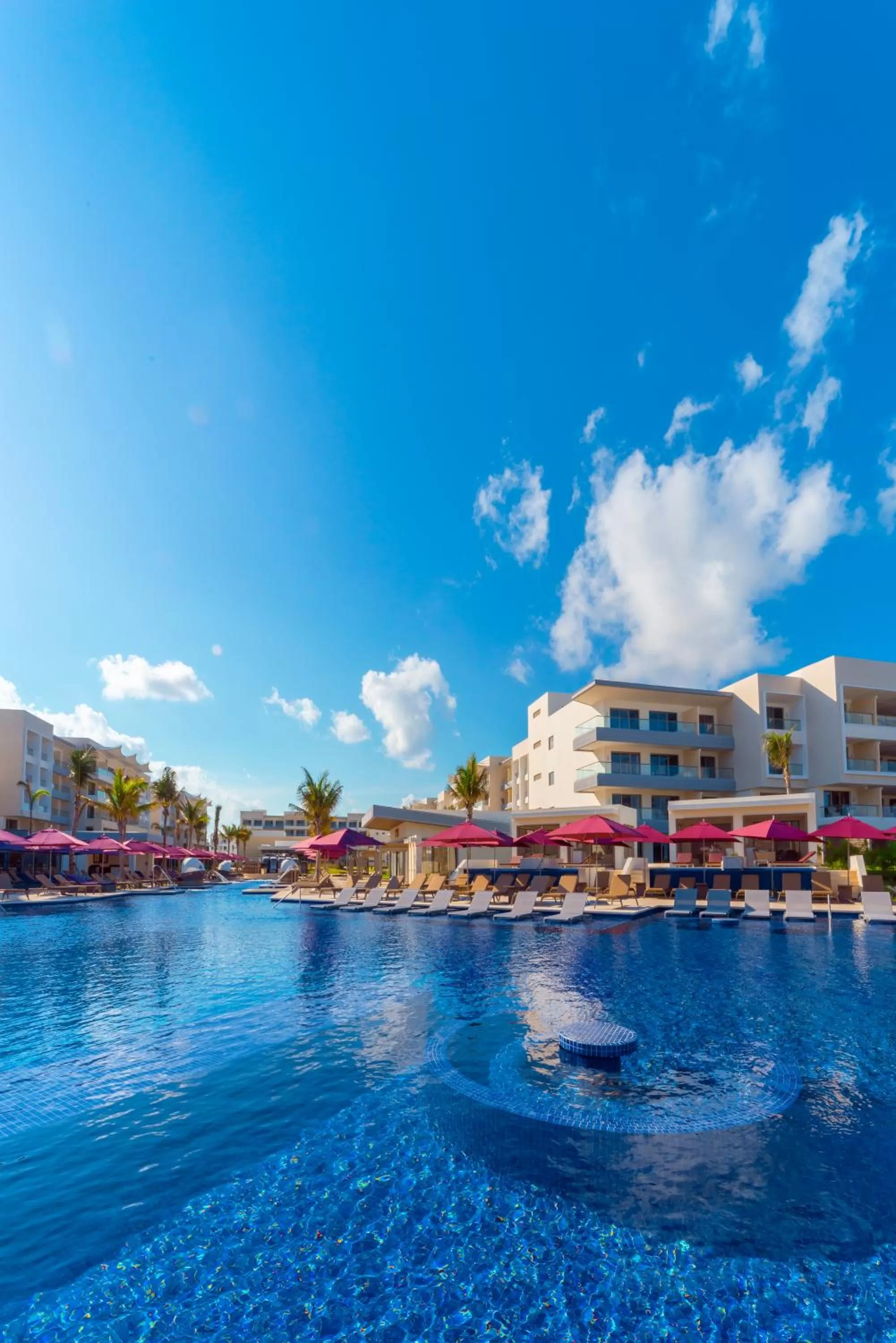 Swimming pool in Planet Hollywood Cancun by Royalton, An Autograph Collection All-Inclusive Resort