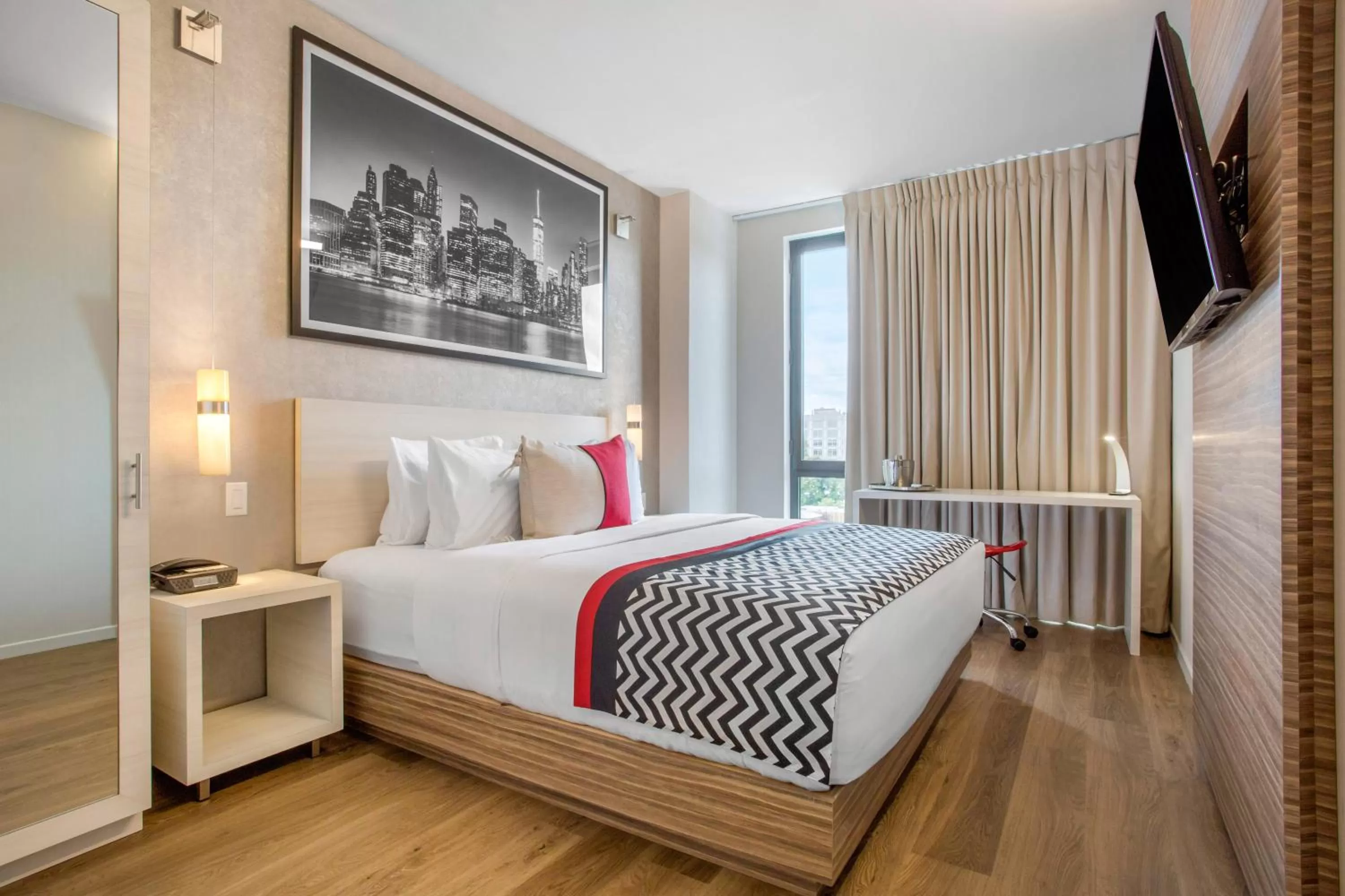 Photo of the whole room, Bed in Insignia Hotel Brooklyn, an Ascend Collection Hotel