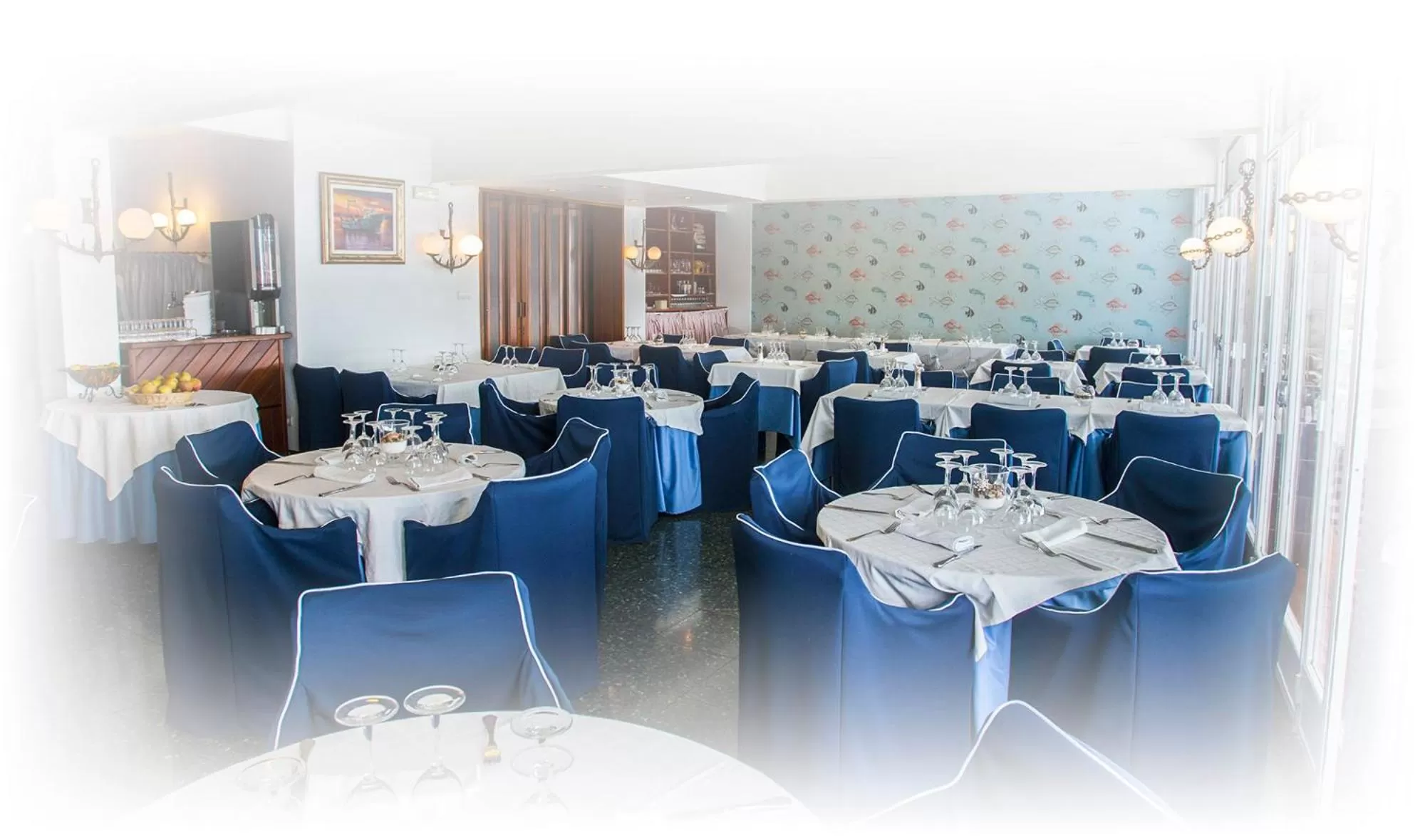Restaurant/places to eat in Hotel Ampolla Sol