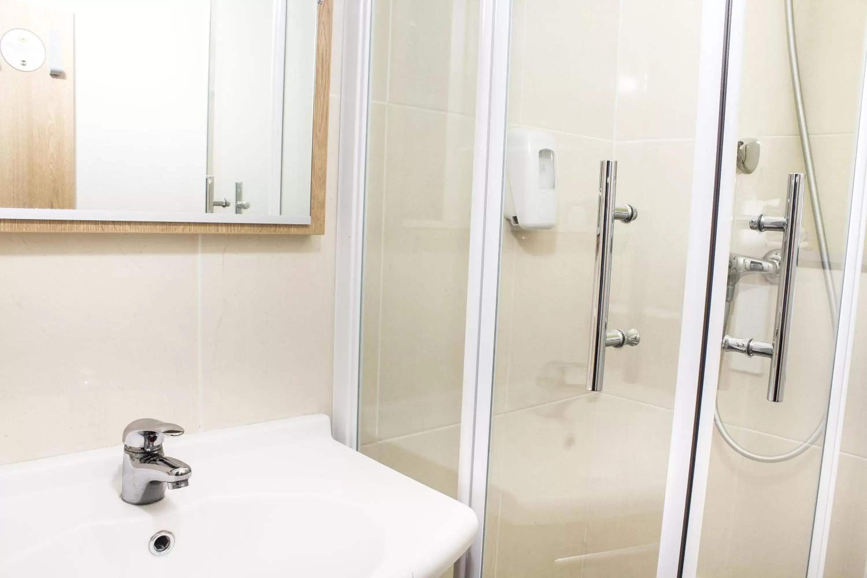 Double Room in Hotel Inn design Vierzon Double Room in Hotel Inn design Vierzon