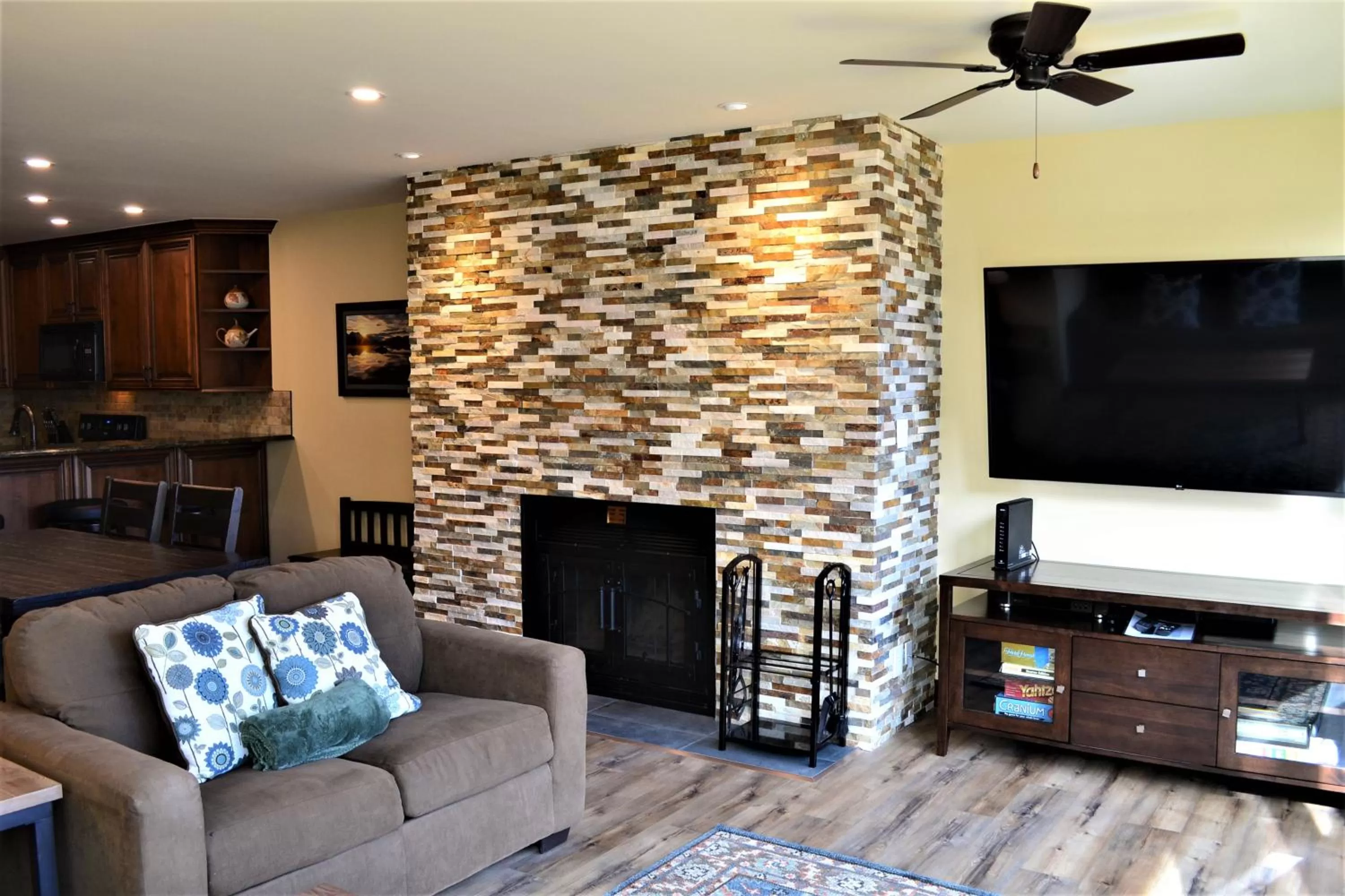 Living room in Simba Run Vail Condominiums
