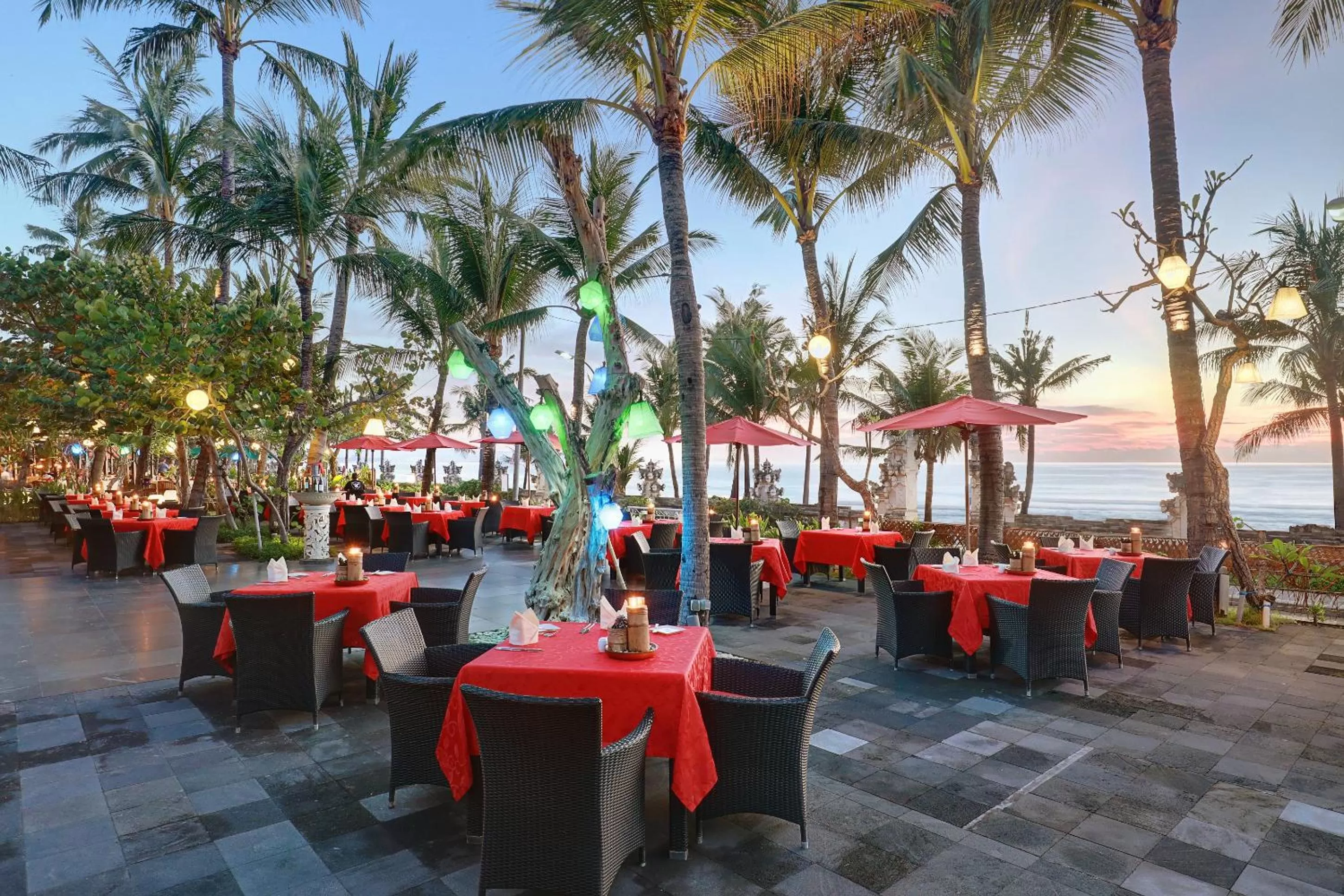 Restaurant/places to eat in Legian Beach Hotel