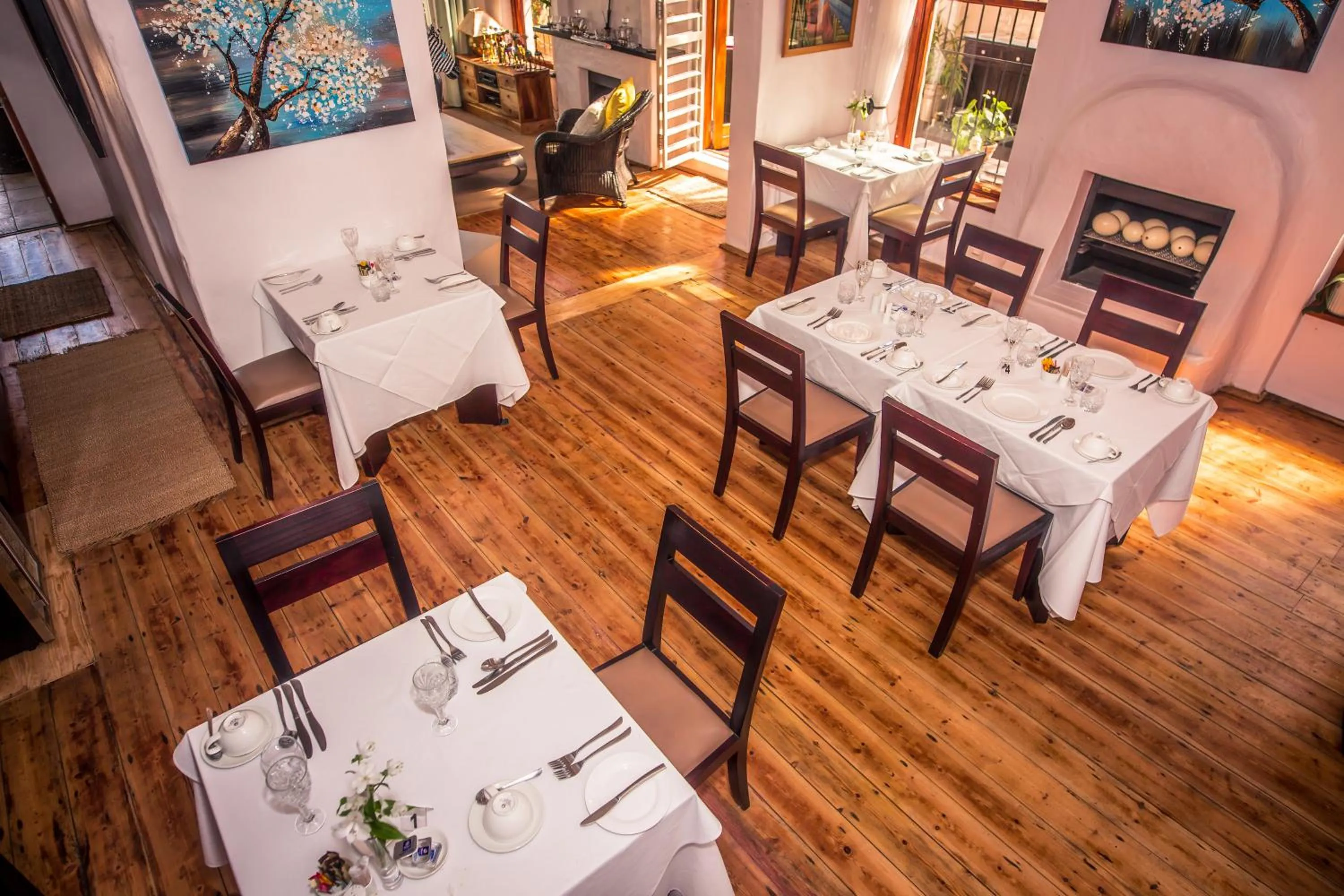 Restaurant/places to eat in Point B Guest House -Sustainable Solar Energy