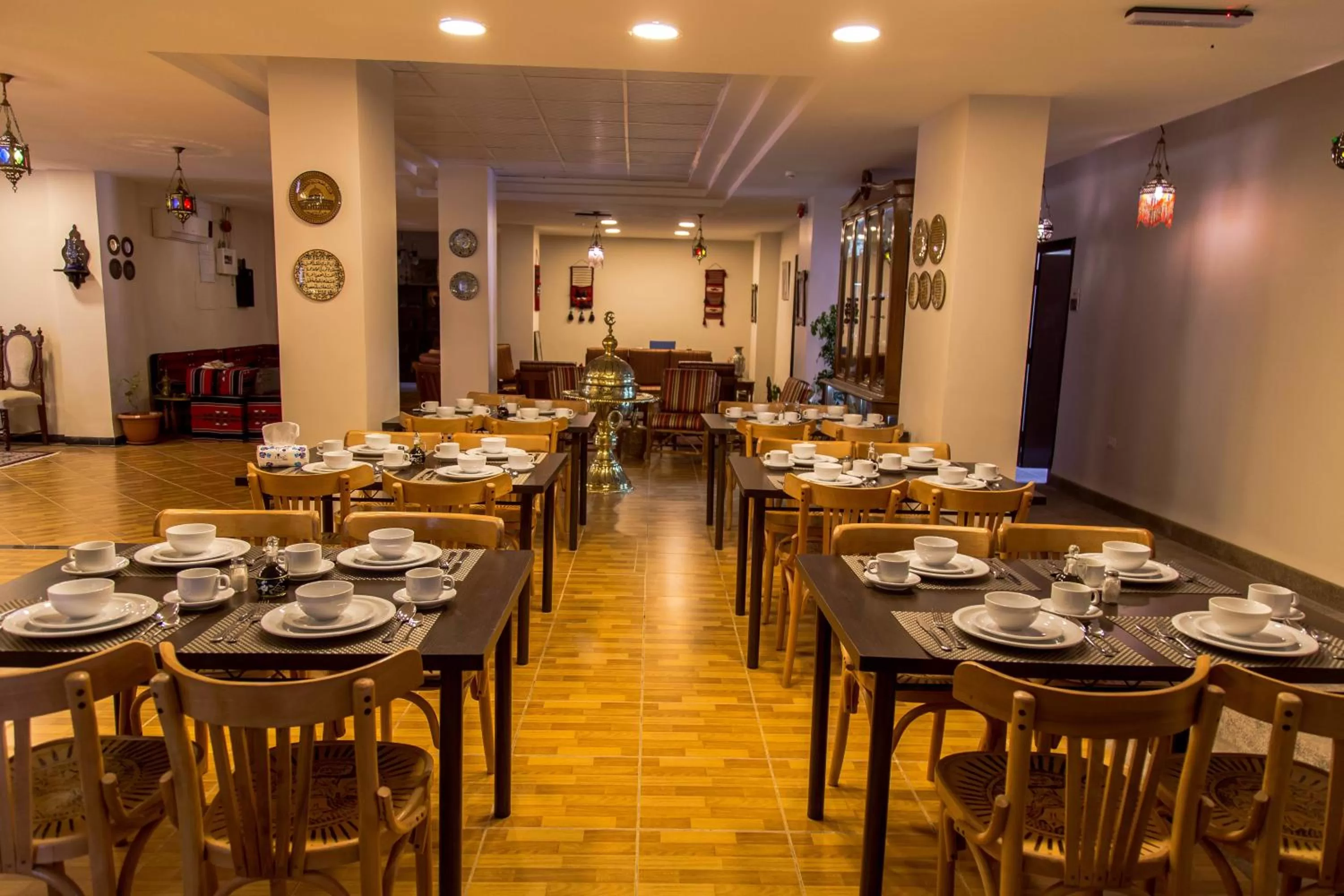 Restaurant/places to eat in Antika Amman Hotel