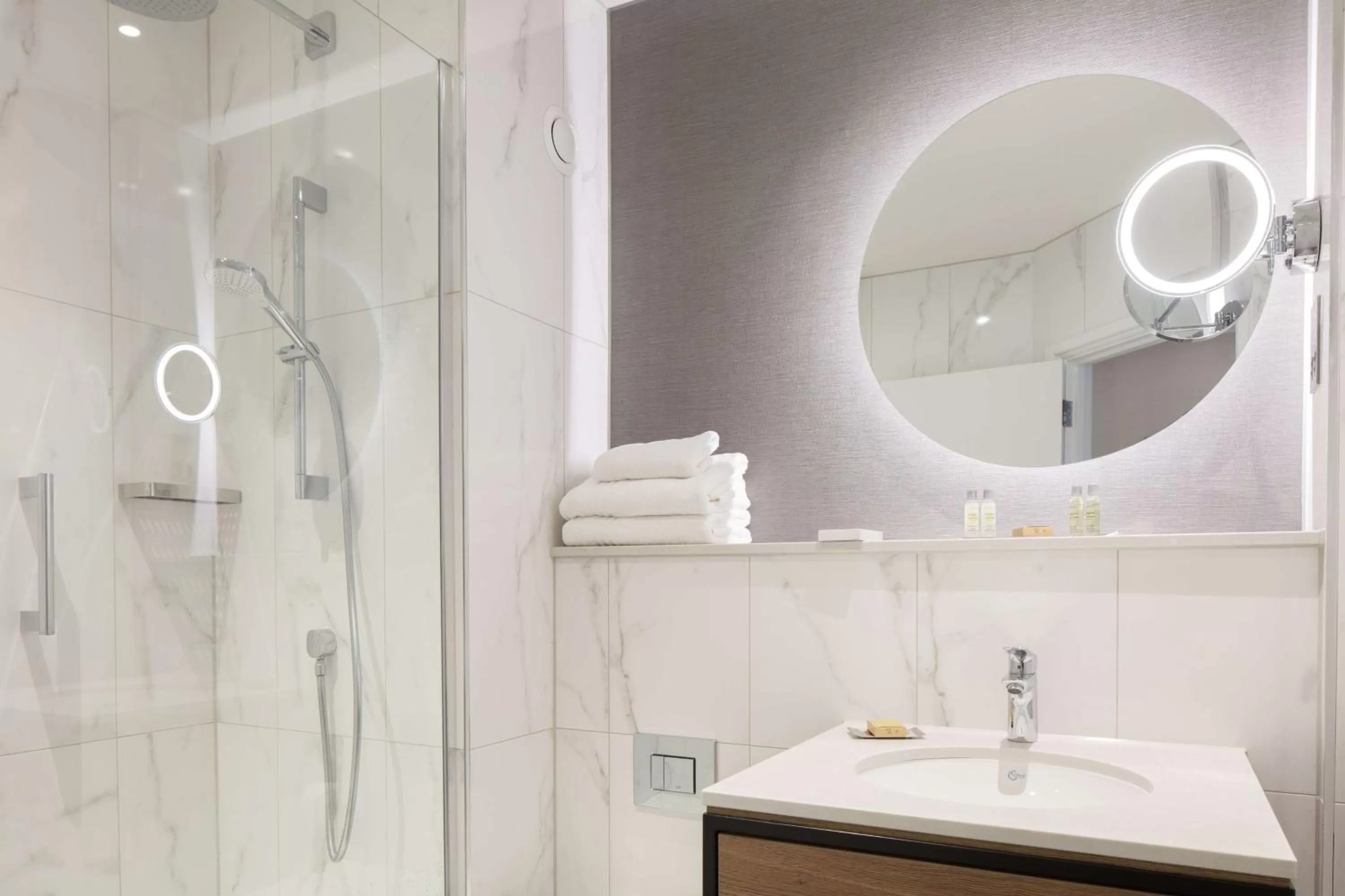 Bathroom in DoubleTree by Hilton London Elstree