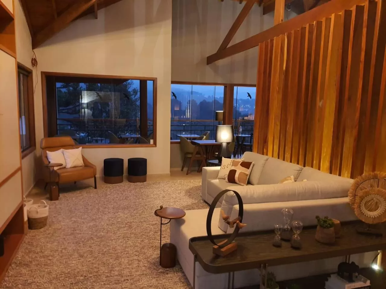 Communal lounge/ TV room in POUSADA GRESSONEY MOUNTAIN