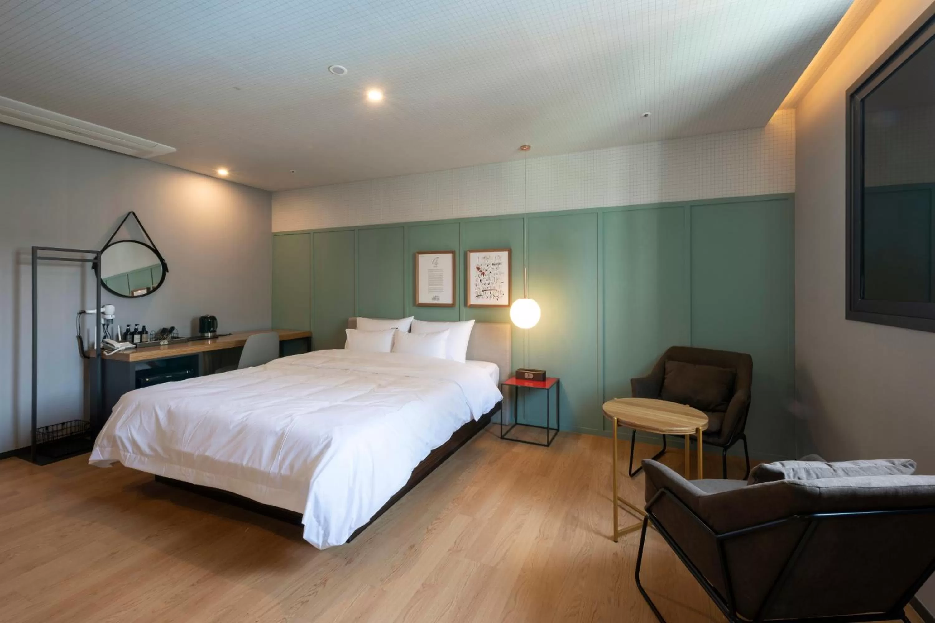 Bedroom, Bed in Seomyeon Brown-dot hotel Gold