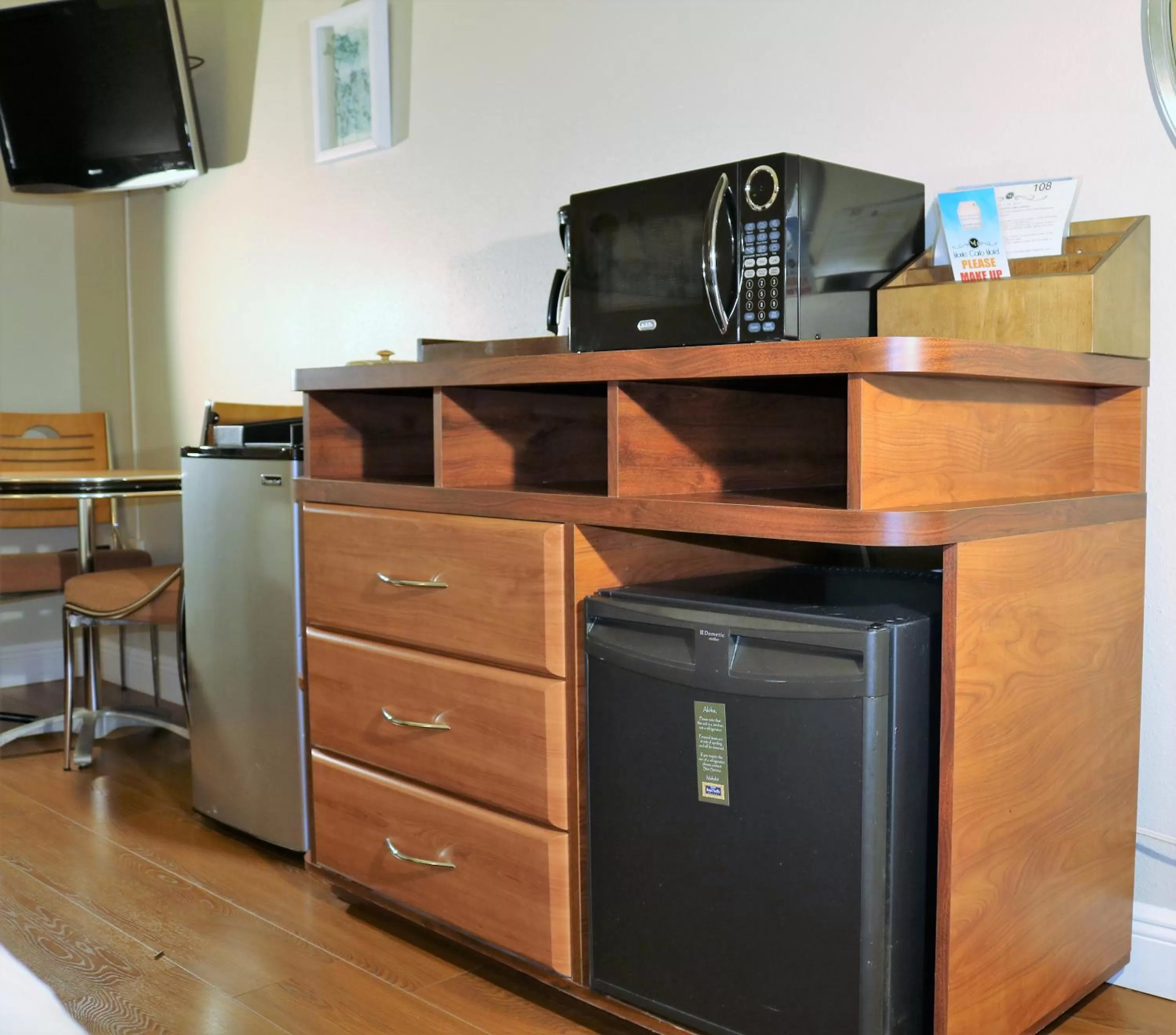 Decorative detail, Kitchen/Kitchenette in Monte Carlo Inn- Near Disney
