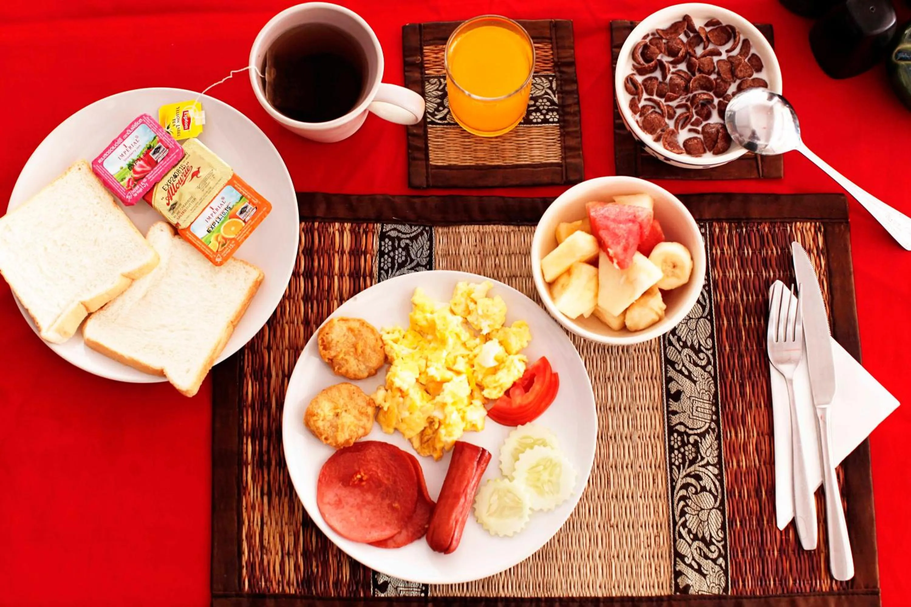 Restaurant/places to eat in Lotus Friendly Hotel