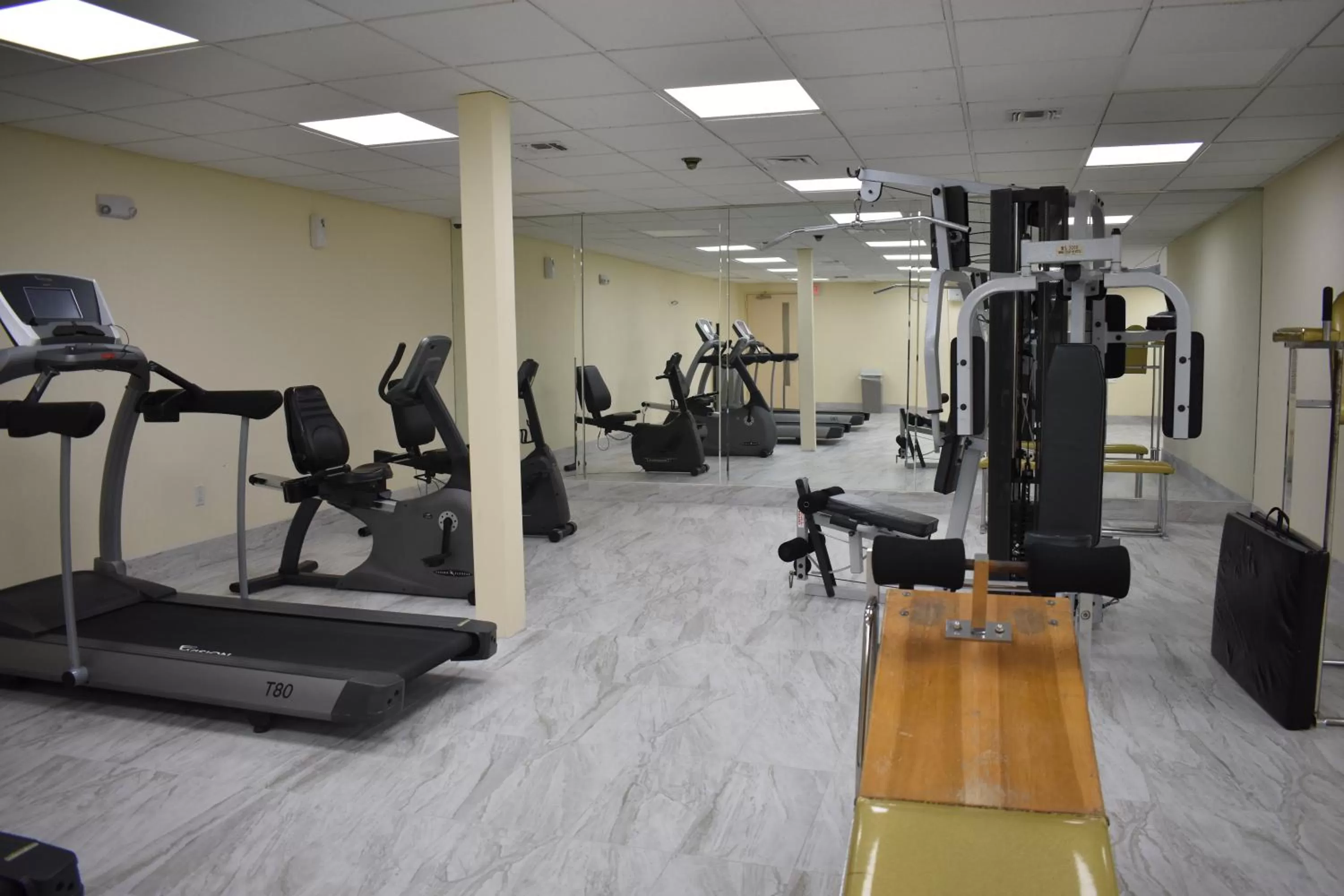 Fitness centre/facilities in East Norwich Inn