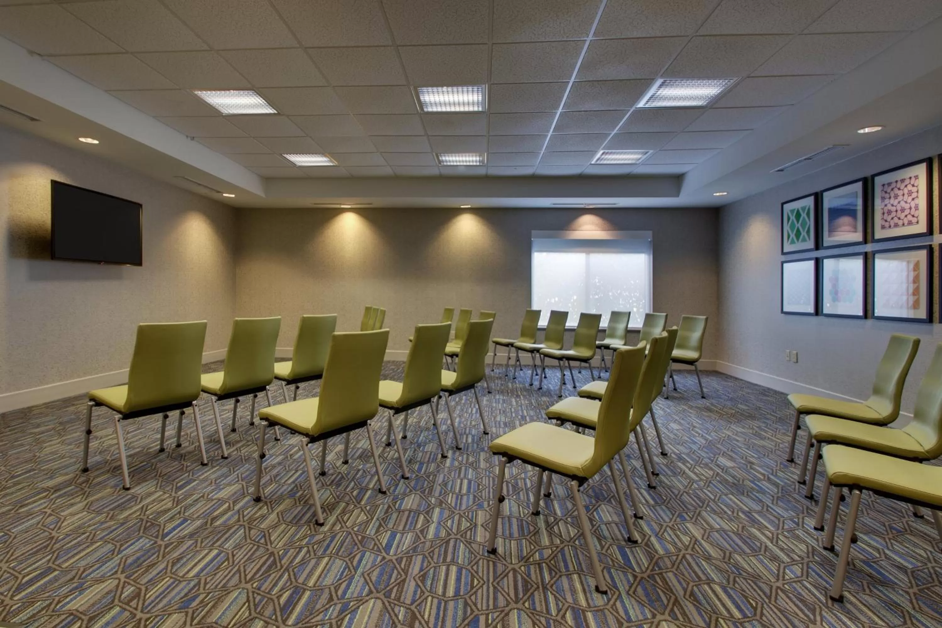 Meeting/conference room in Holiday Inn Express Hotel & Suites Morris by IHG