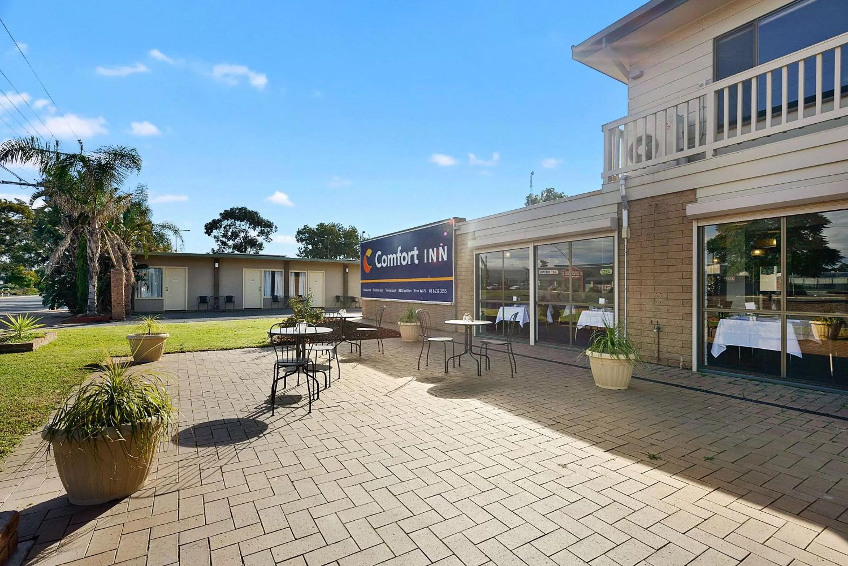 Property building in Comfort Inn Flinders on Main