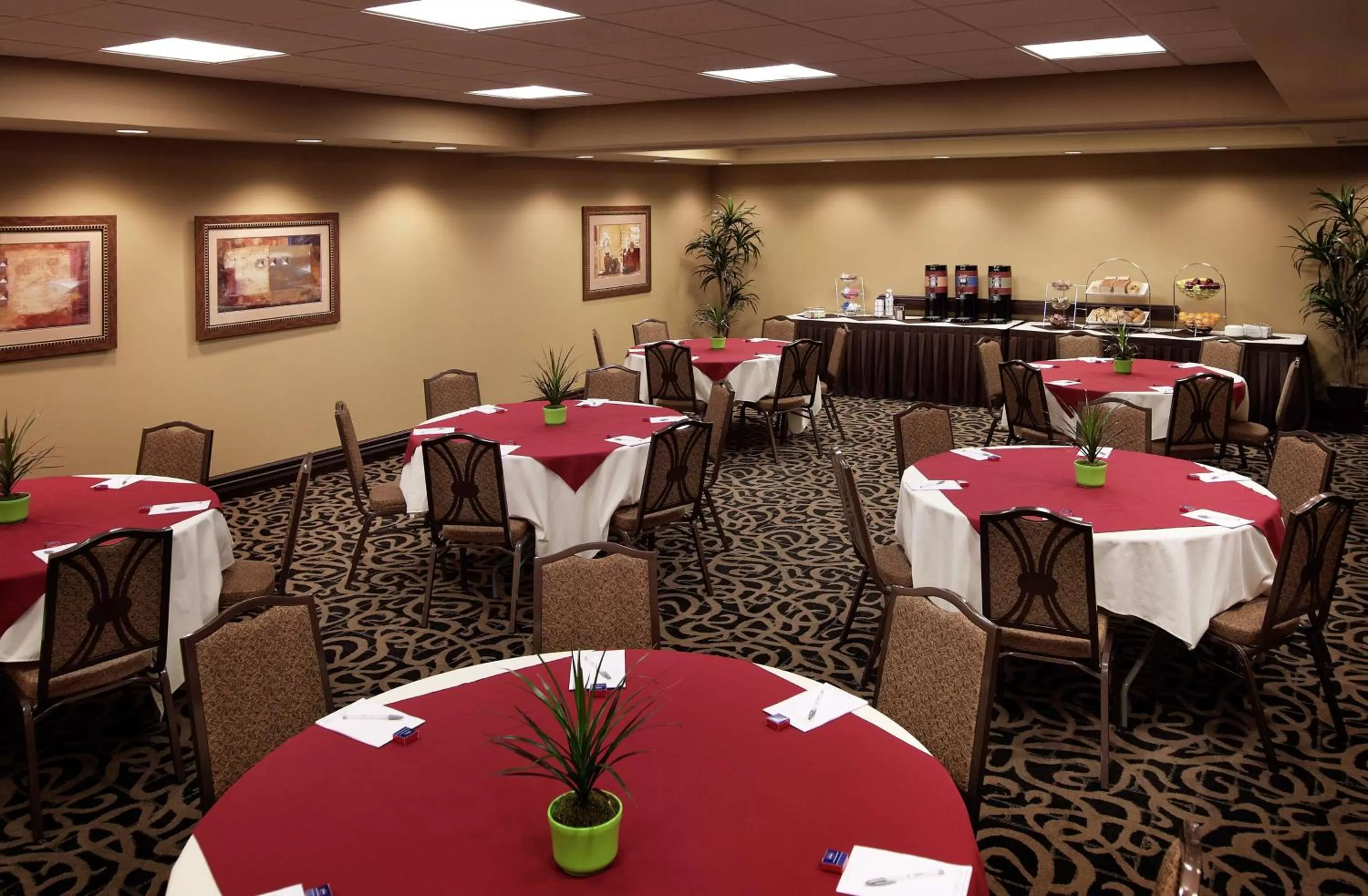 Meeting/conference room in Hampton Inn by Hilton North Bay