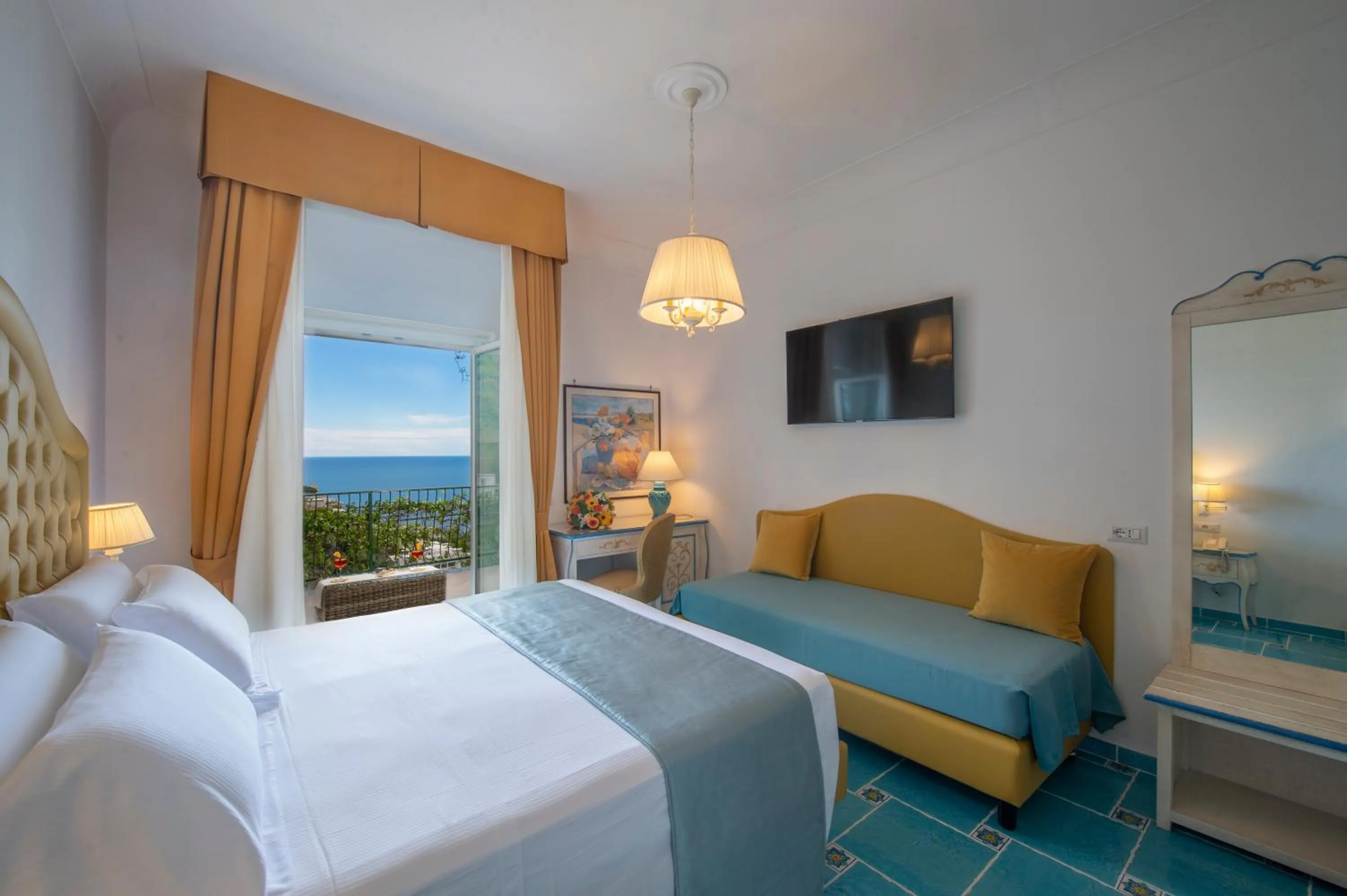 Photo of the whole room, Bed in Hotel Pellegrino