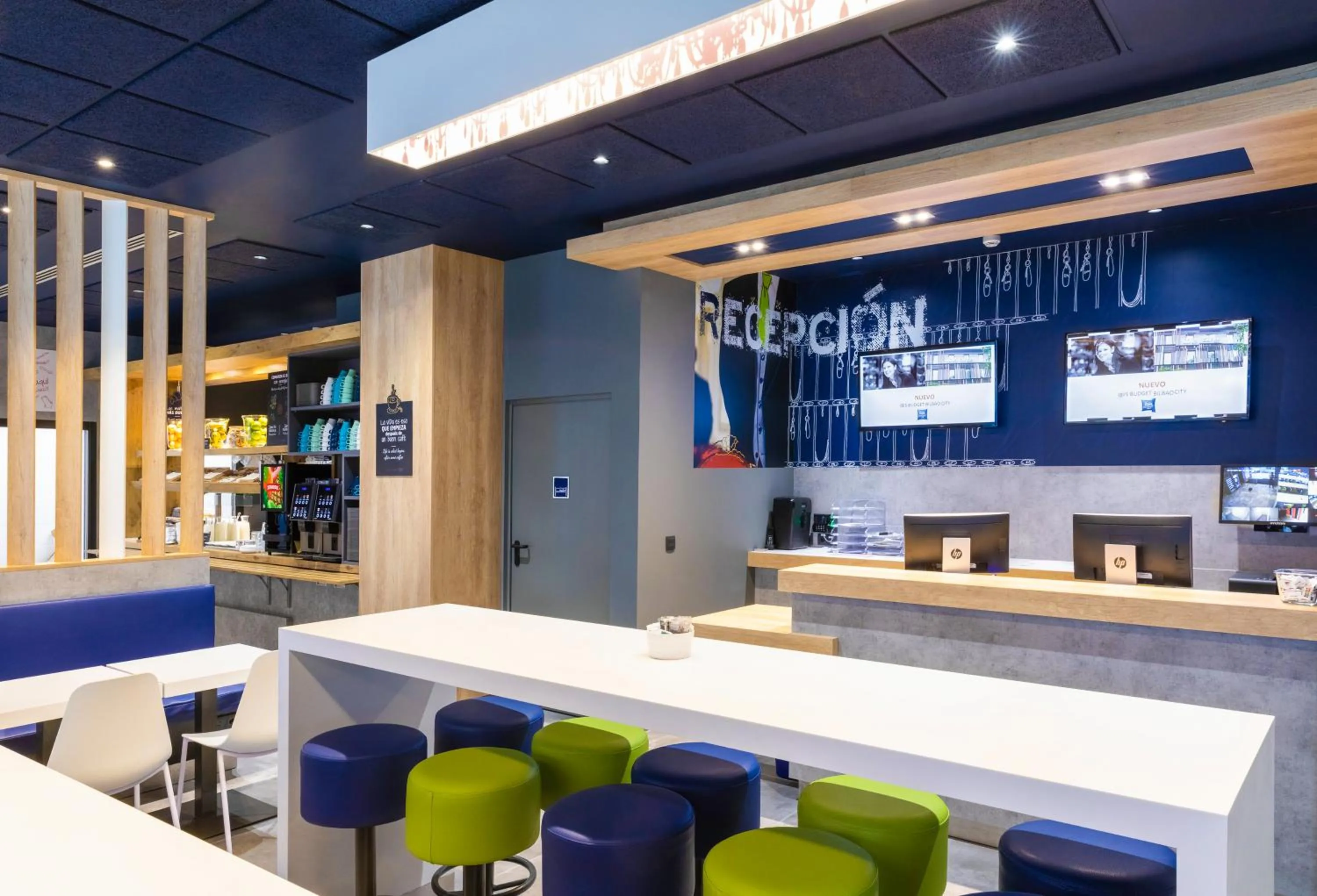 Lobby or reception in Ibis Budget Bilbao City