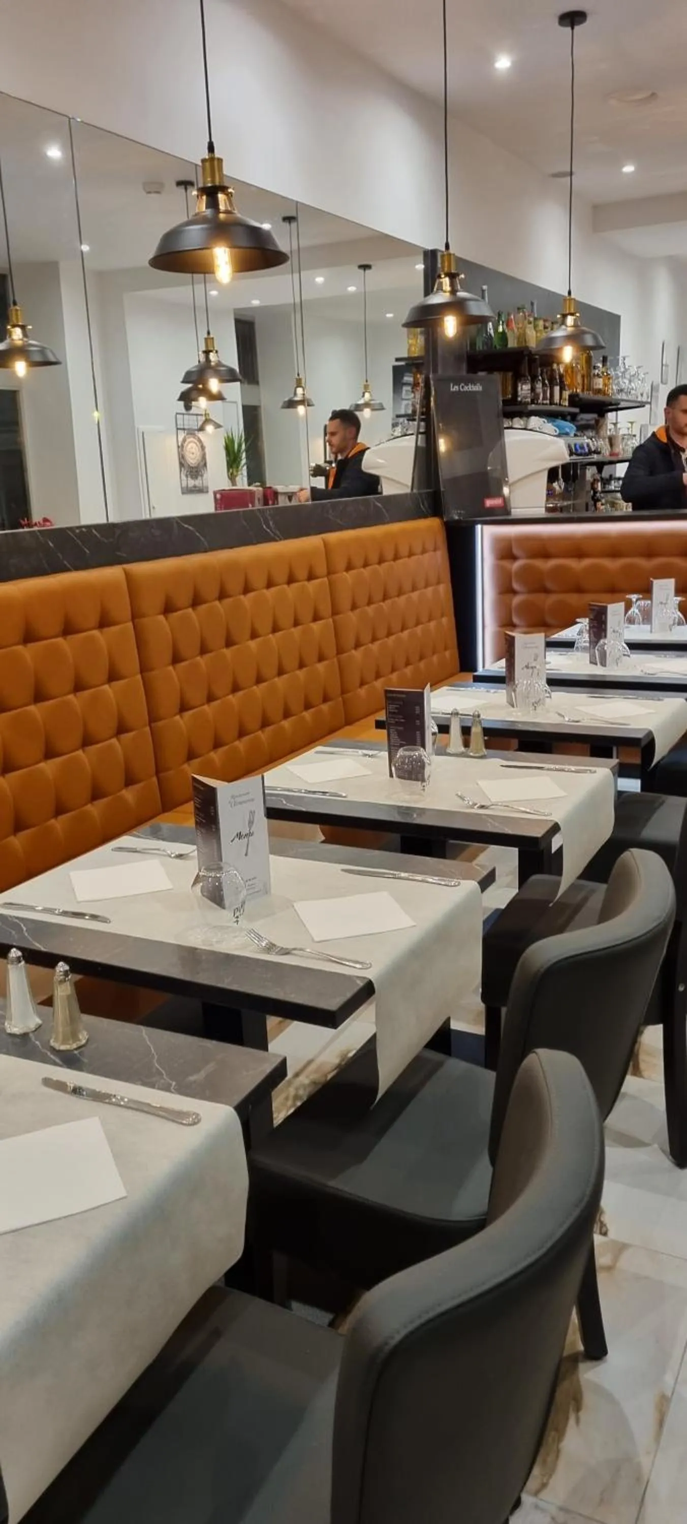 Restaurant/places to eat in Le Clémenceau Hôtel et Appart'hôtel & Restaurant "Gare Sncf" centre ville