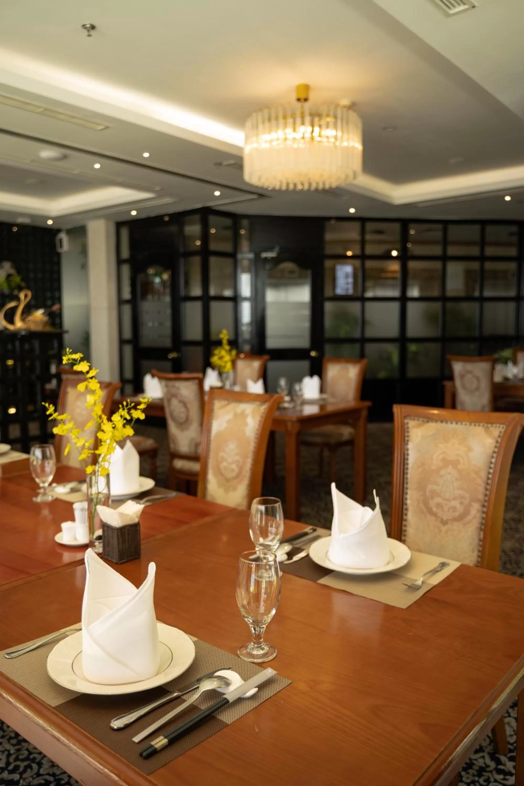 Restaurant/places to eat in Hotel Grand Saigon