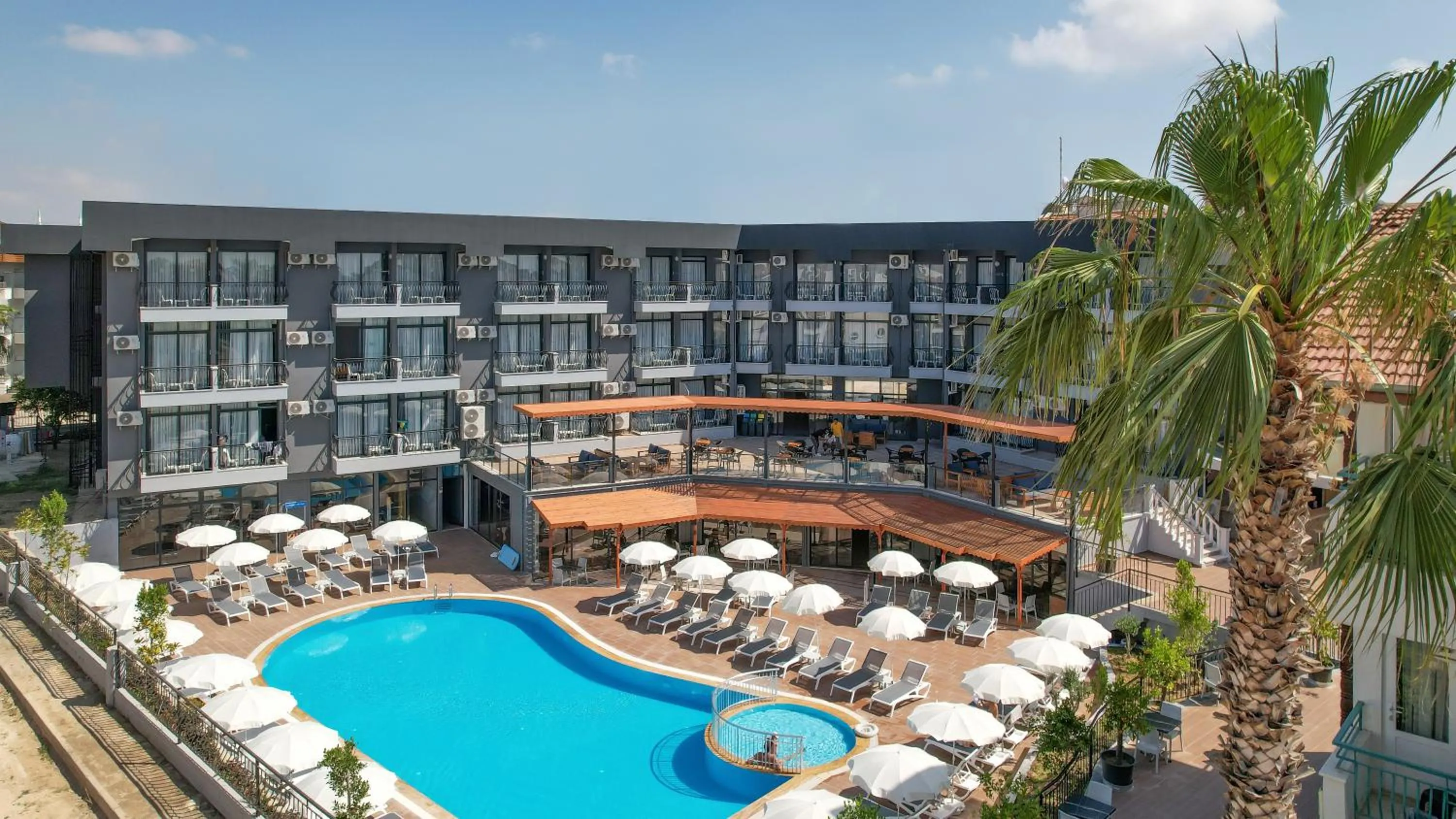 Property building in Clover Magic Park Side Hotel