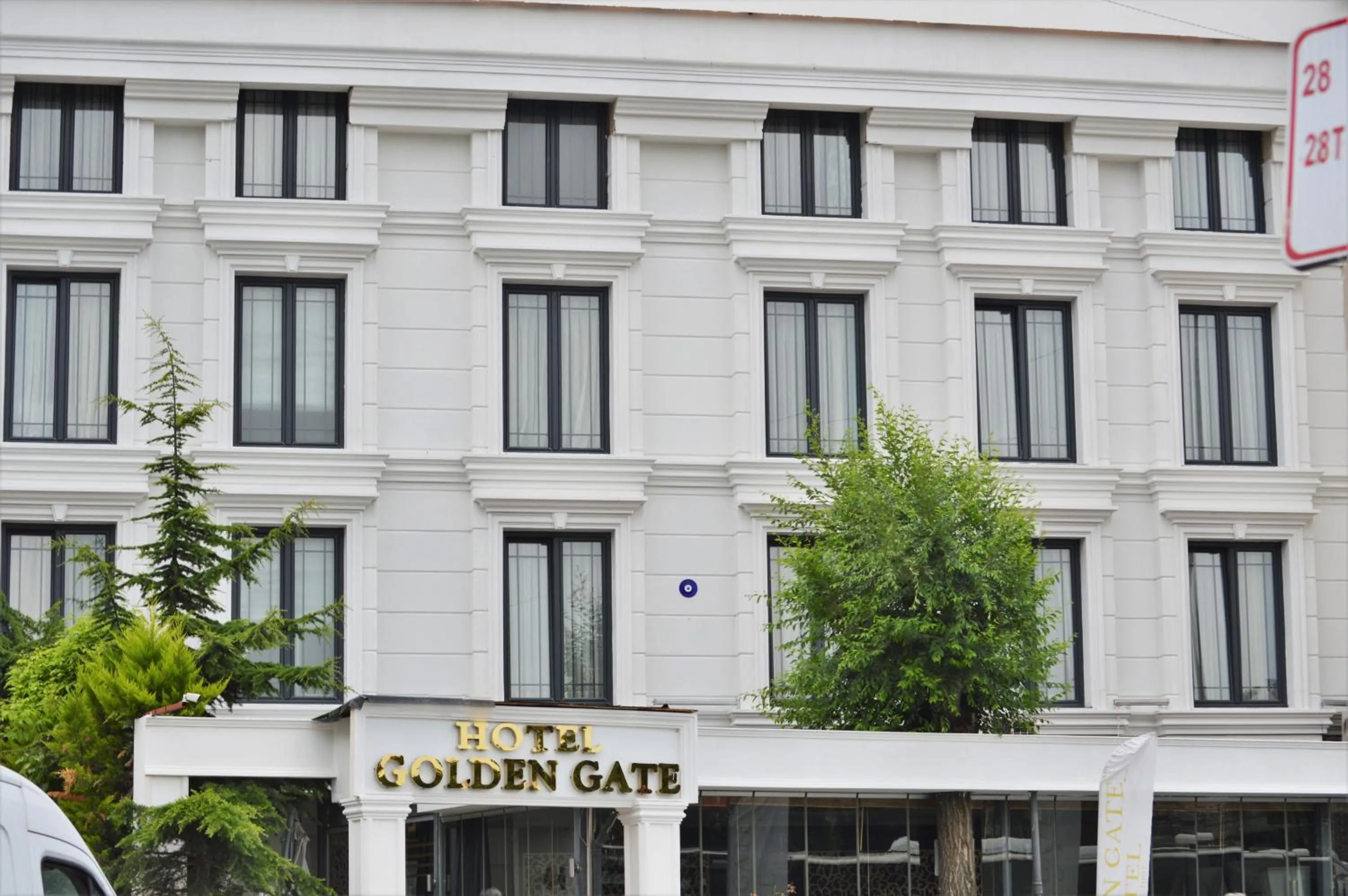 Property building in Golden Gate Hotel Topkapı