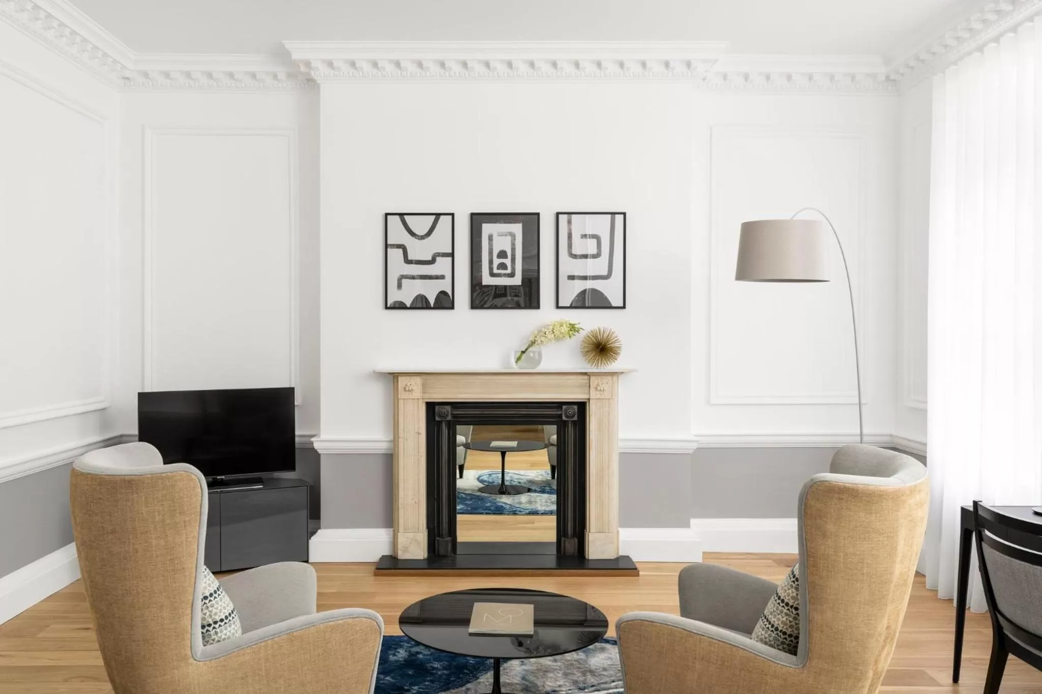 Photo of the whole room in COMO Metropolitan London