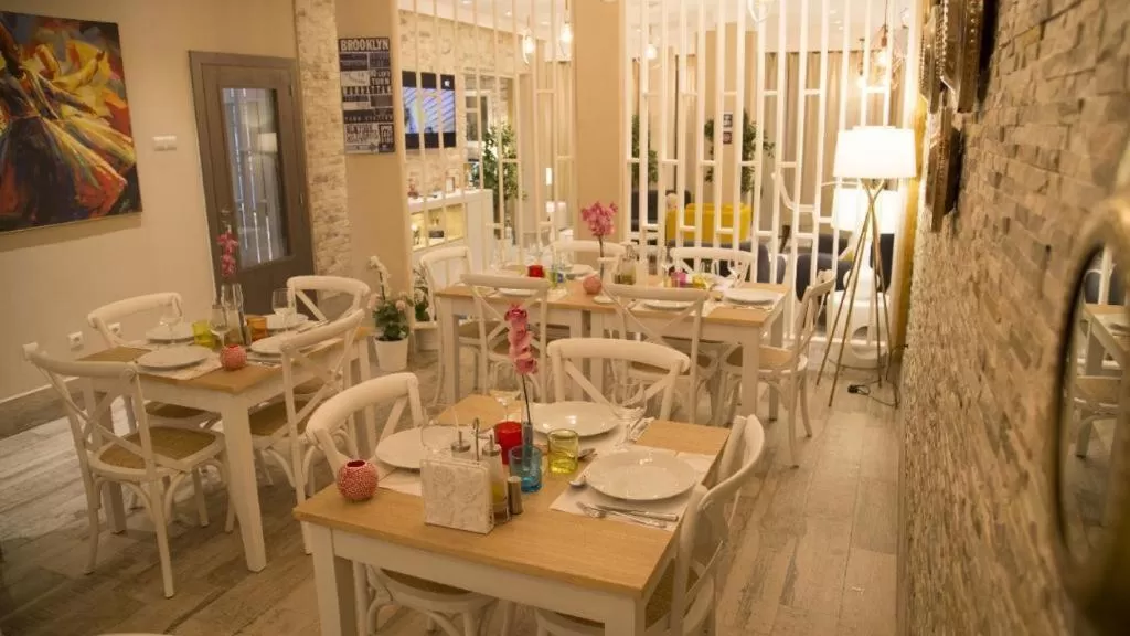 Restaurant/places to eat in The Best Centric Hotel