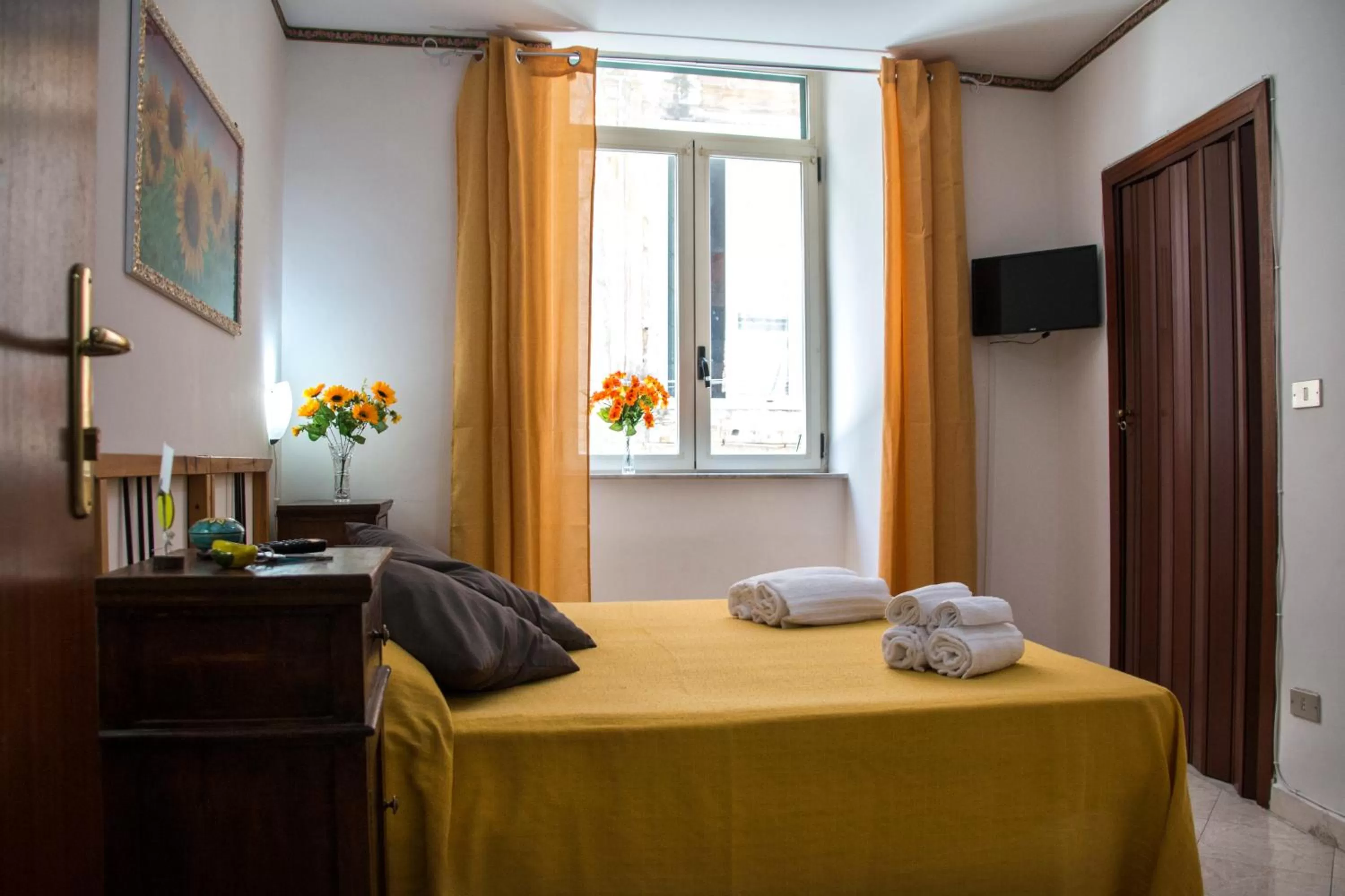 Bedroom, Bed in B&B Carbonara Napoli