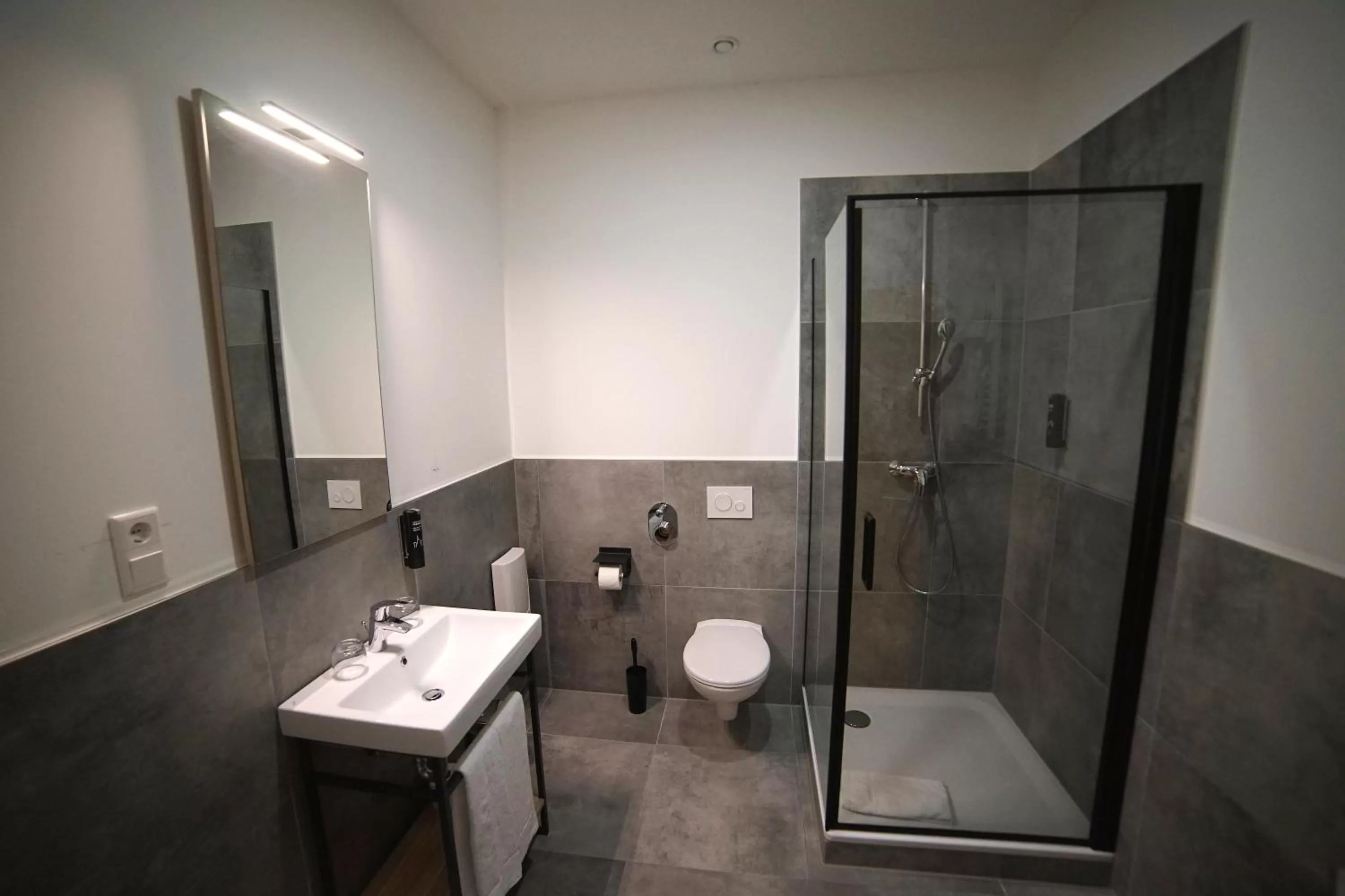 Bathroom in DIWOTEL by Trip Inn Frankfurt Airport Dreieich