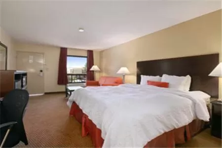 Photo of the whole room, Bed in Baymont by Wyndham Greenville