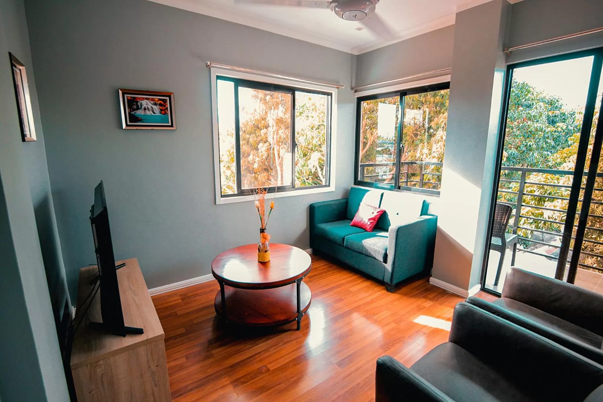 TV and multimedia in Kingswick Residences & Lodge