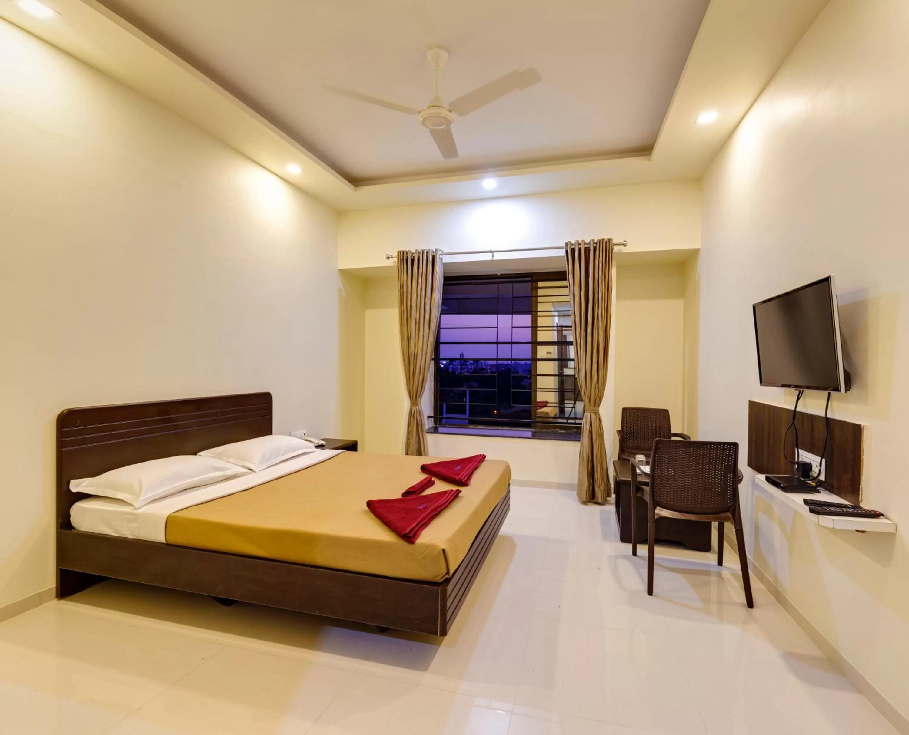 Bedroom, Bed in Hotel Galaxy Inn Kolhapur