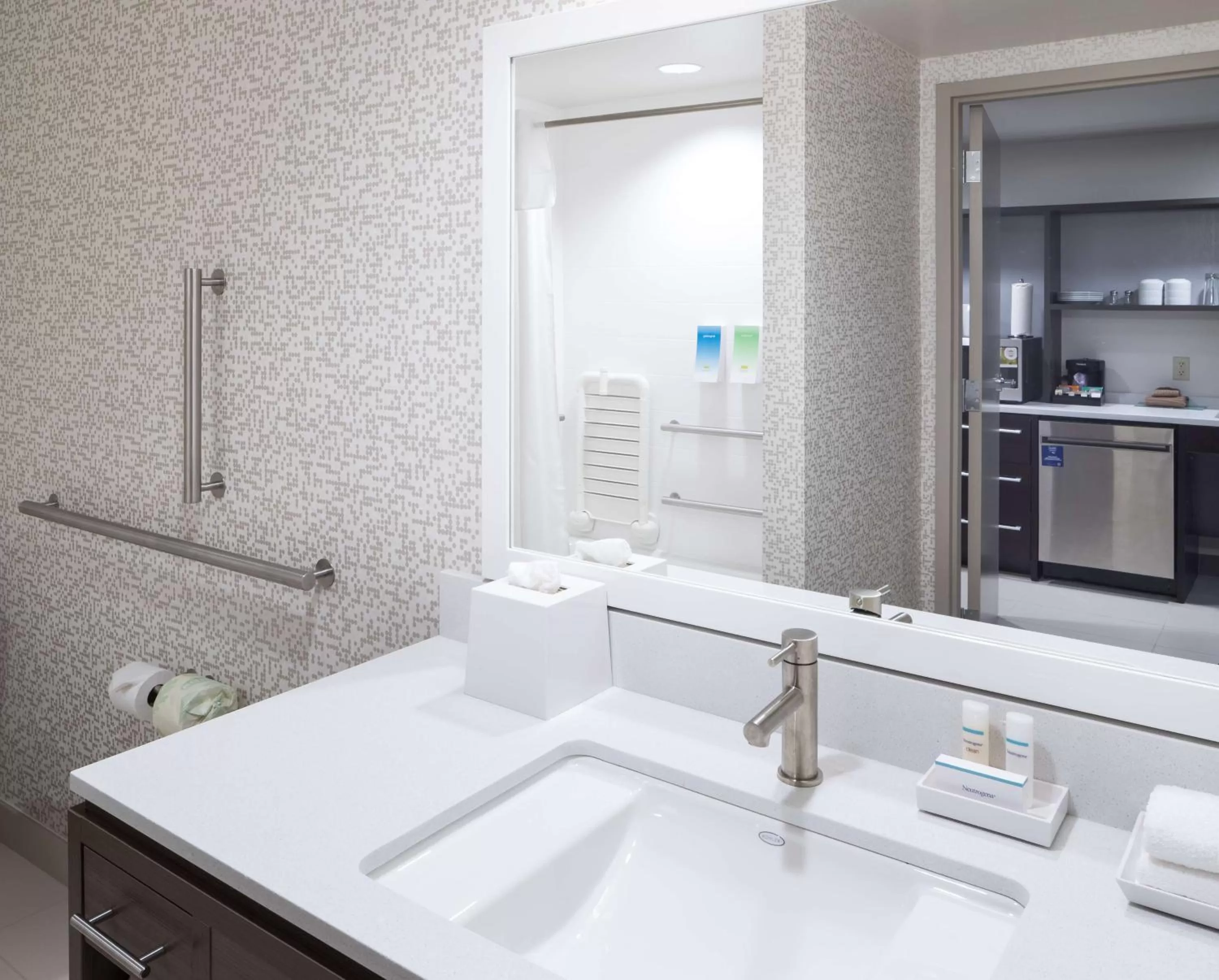 Bathroom in Home2 Suites by Hilton Fort Worth Cultural District