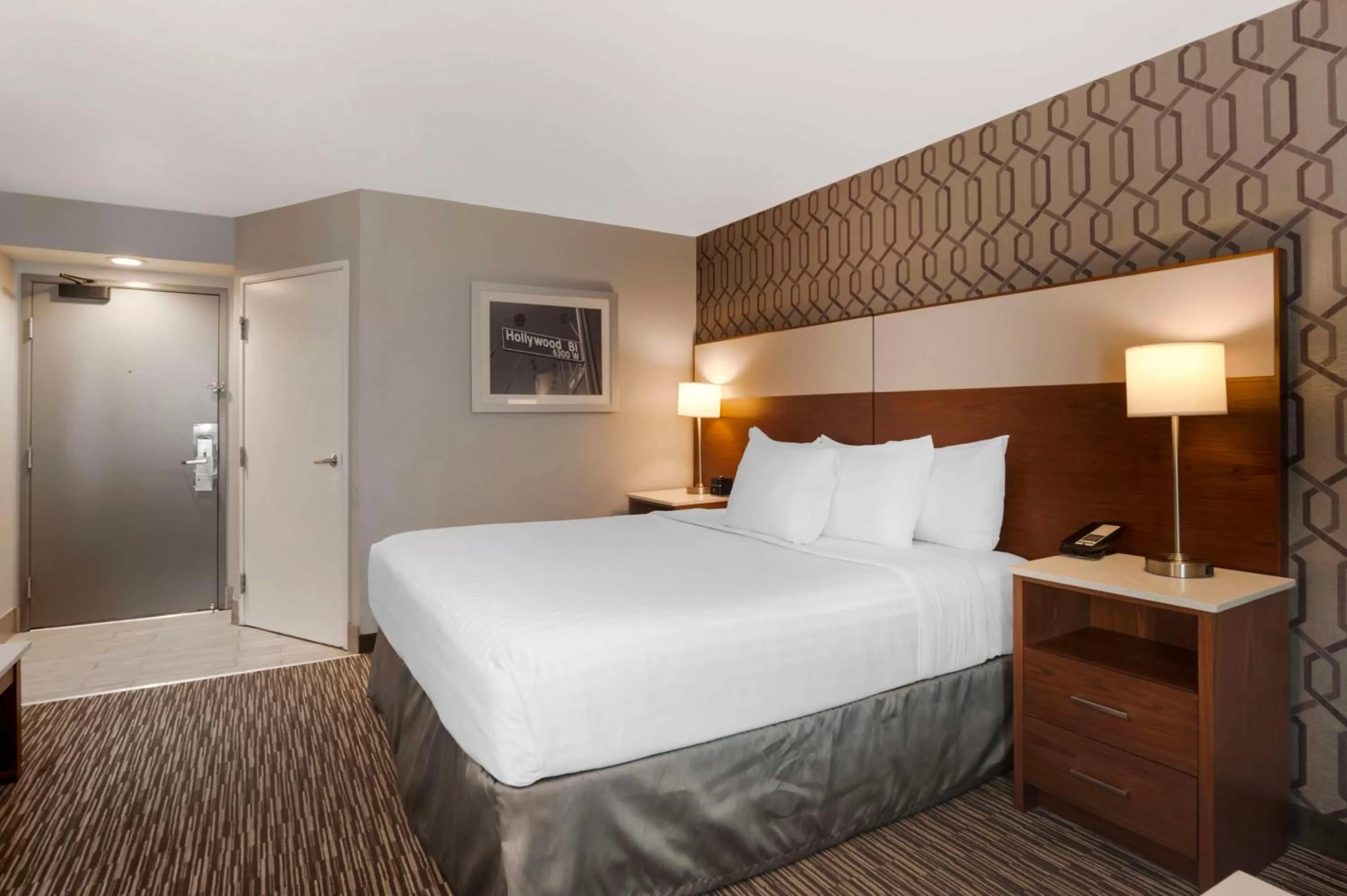 Bedroom, Bed in Best Western Plus Commerce Hotel