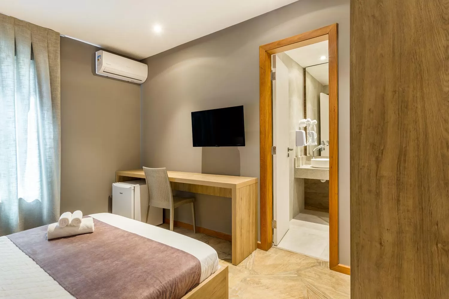 TV and multimedia, Bed in Bravo Pousada Design