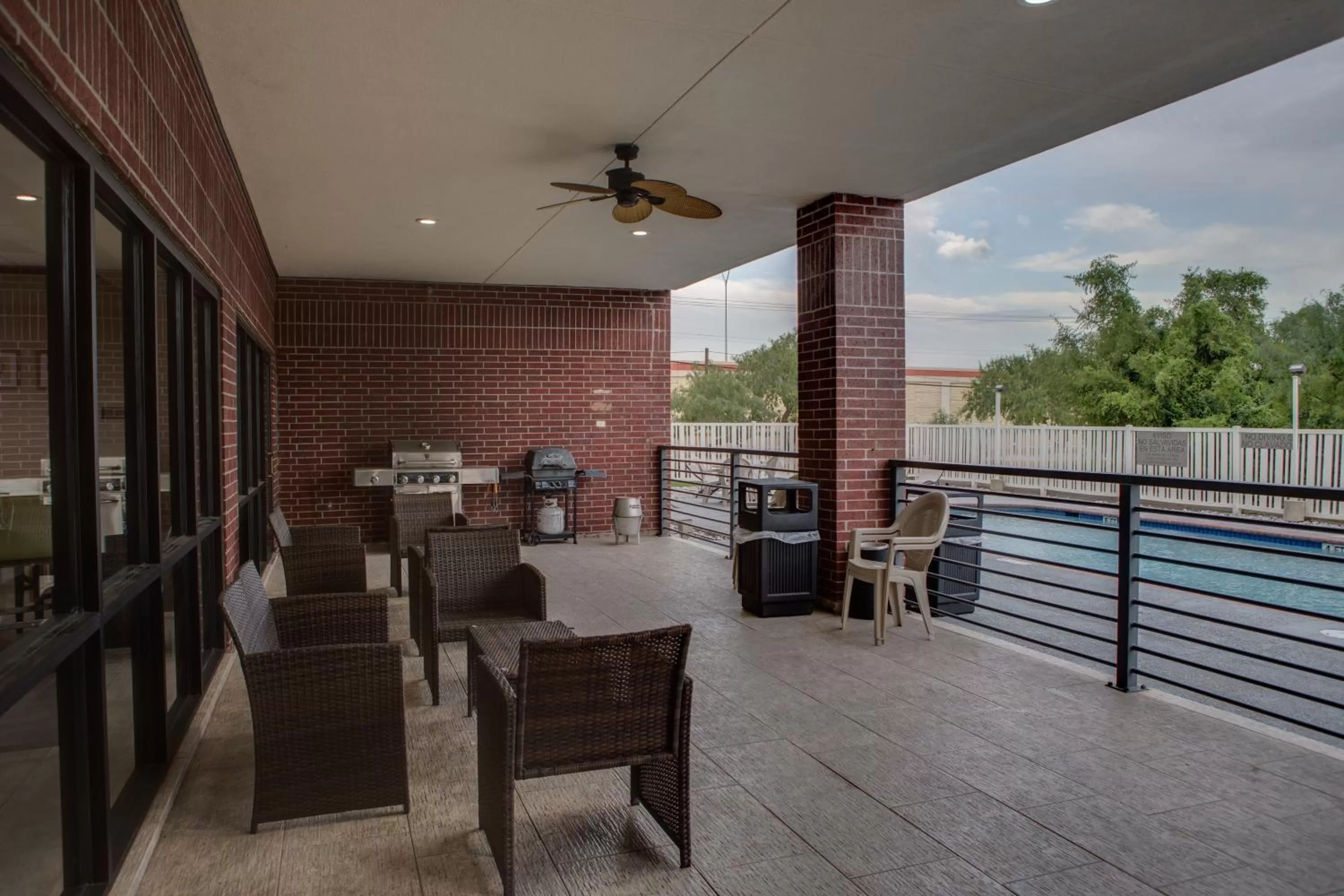 Patio in Country Inn & Suites by Radisson, Harlingen, TX