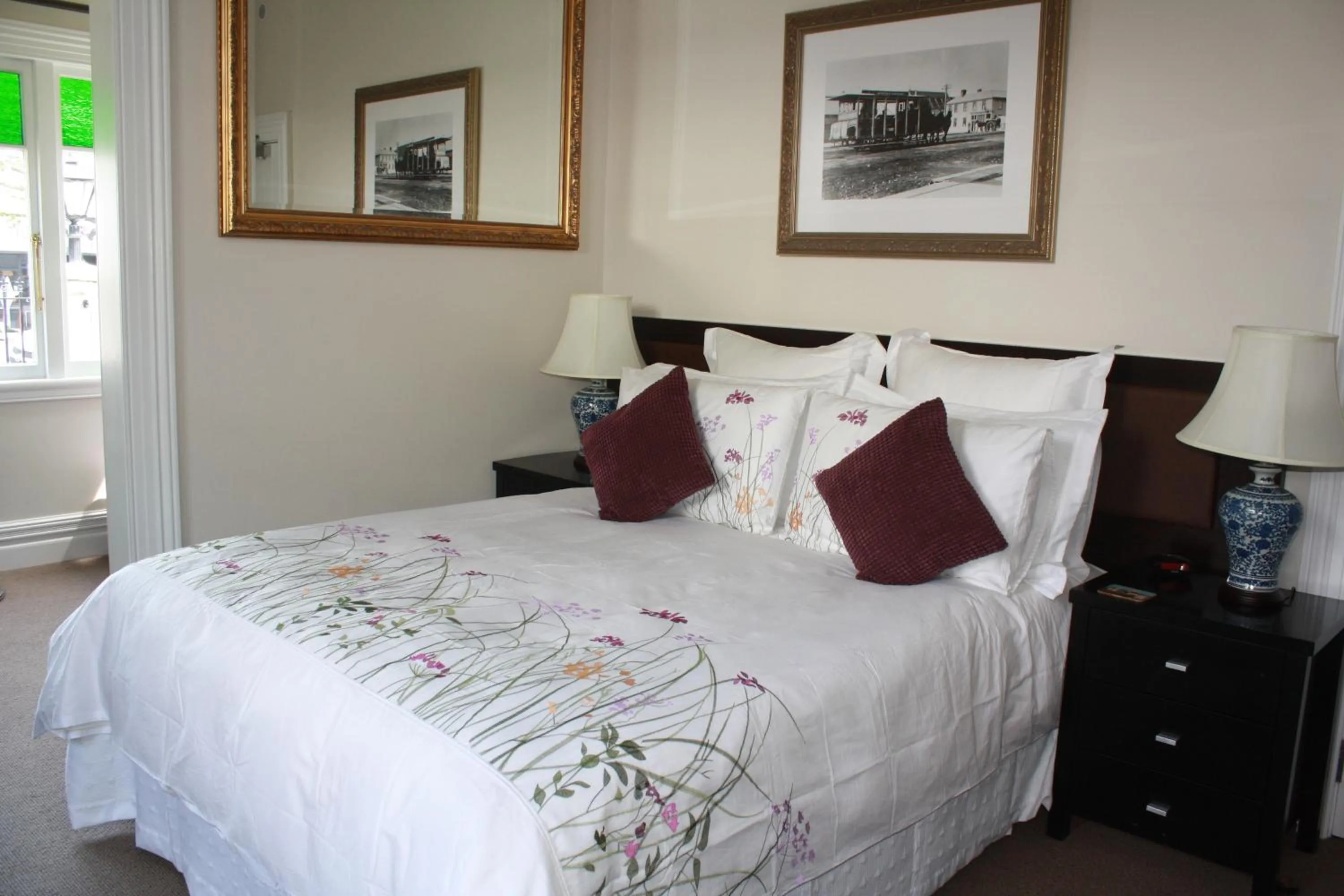 Ponsonby Suite in Ponsonby Manor