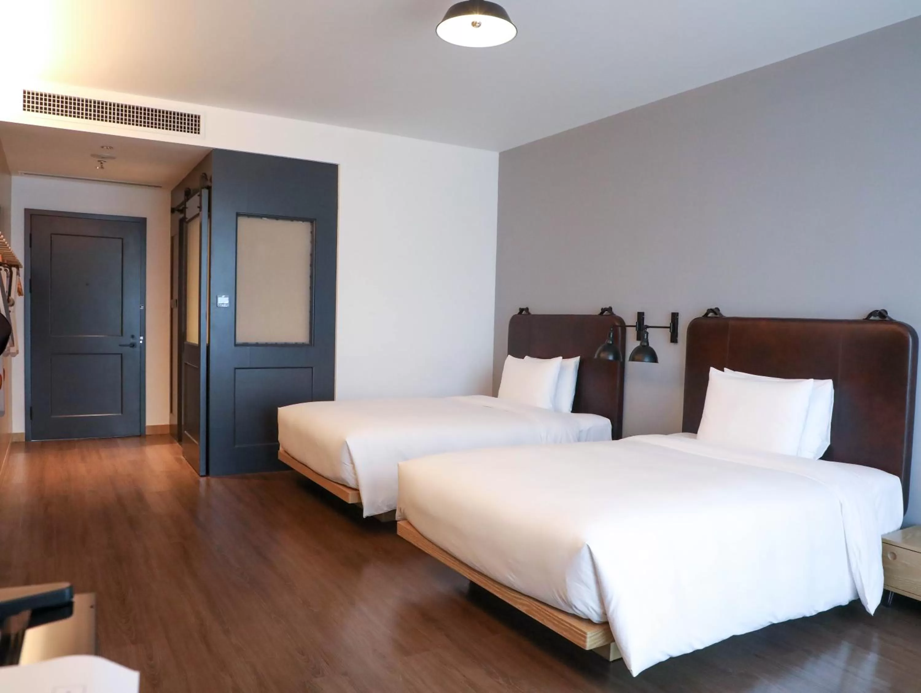 Bed in Moxy Shenzhen North Station