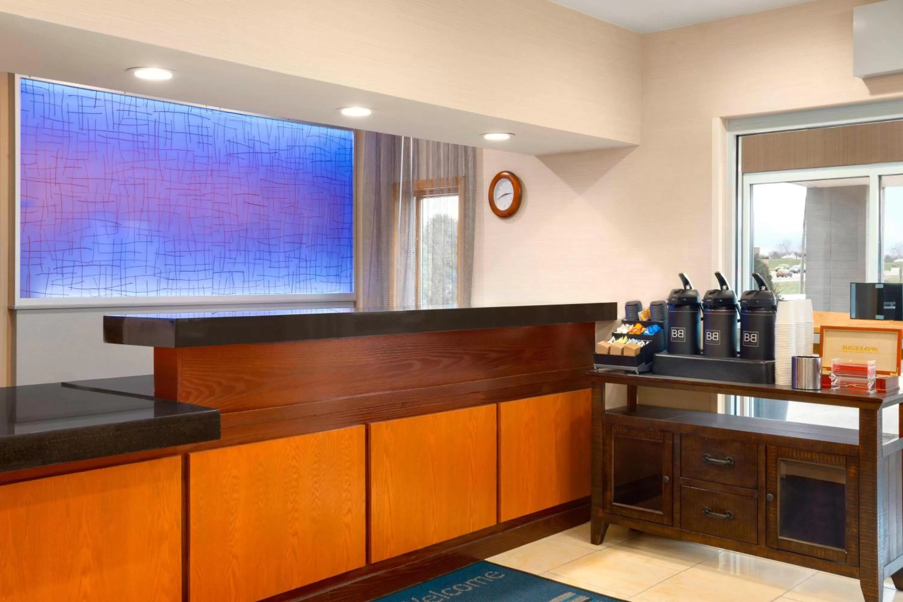 Lobby or reception, TV/Entertainment Center in Fairfield Inn by Marriott Dubuque