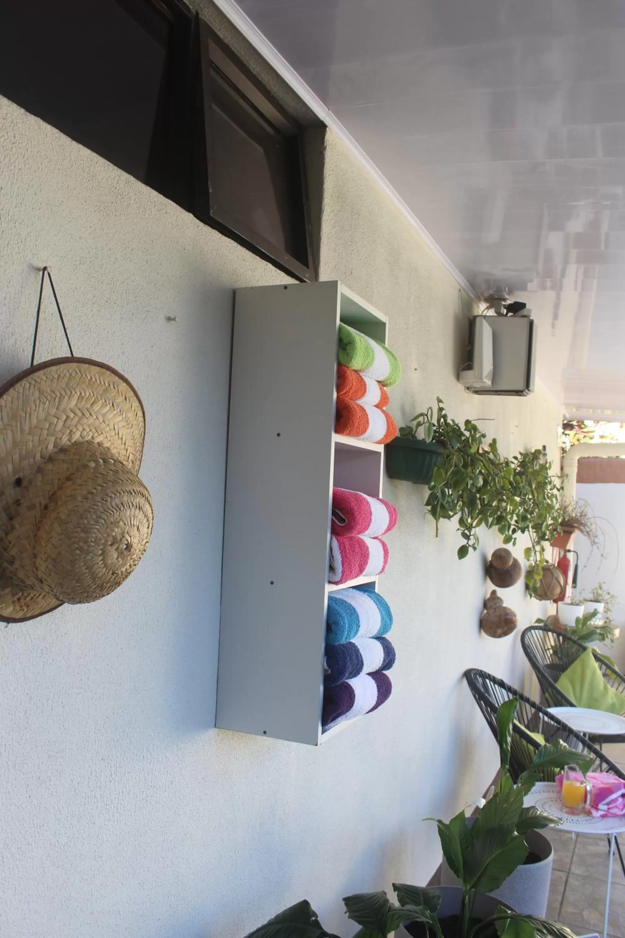 Patio in Berlor Airport Inn