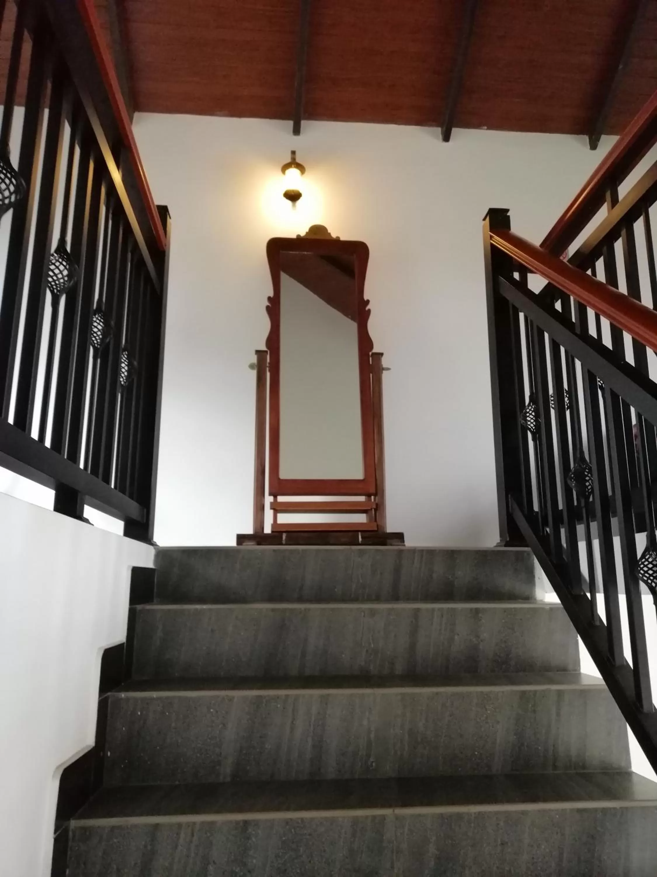 Property building in Misthill Rest - Lavish Villa