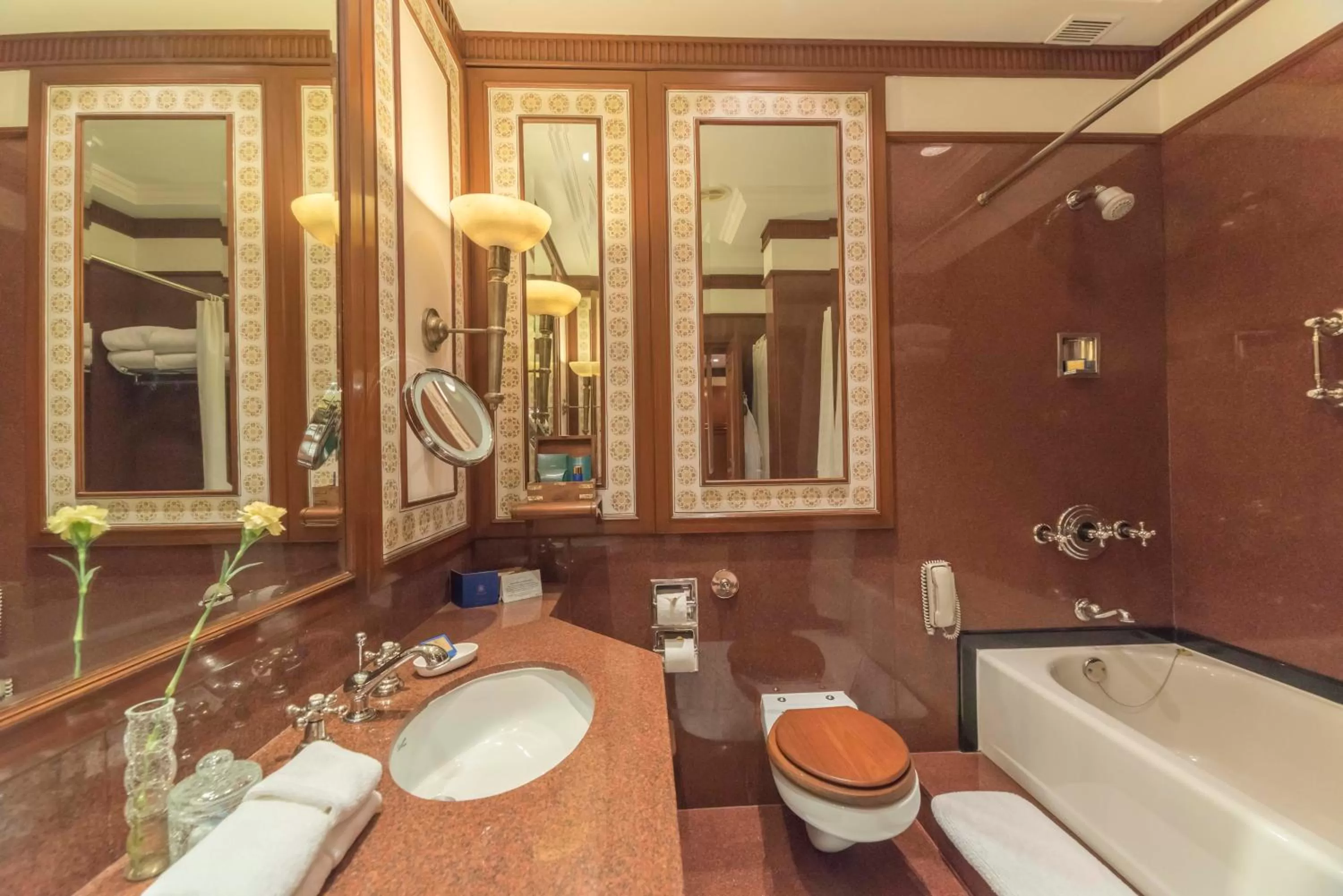 The Oberoi Grand Kolkata