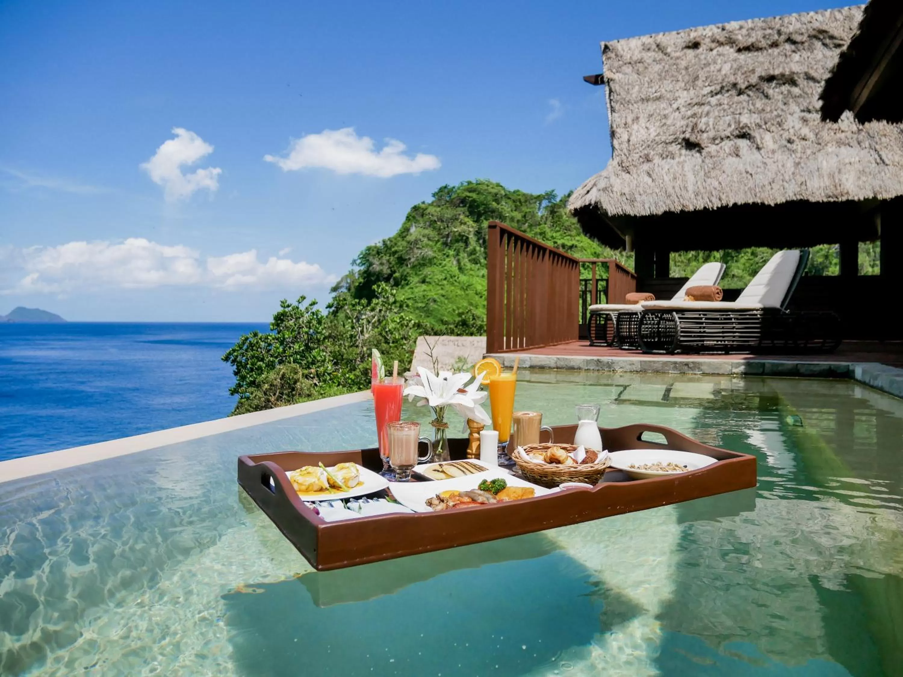 Swimming pool in Cauayan Island Resort and Spa