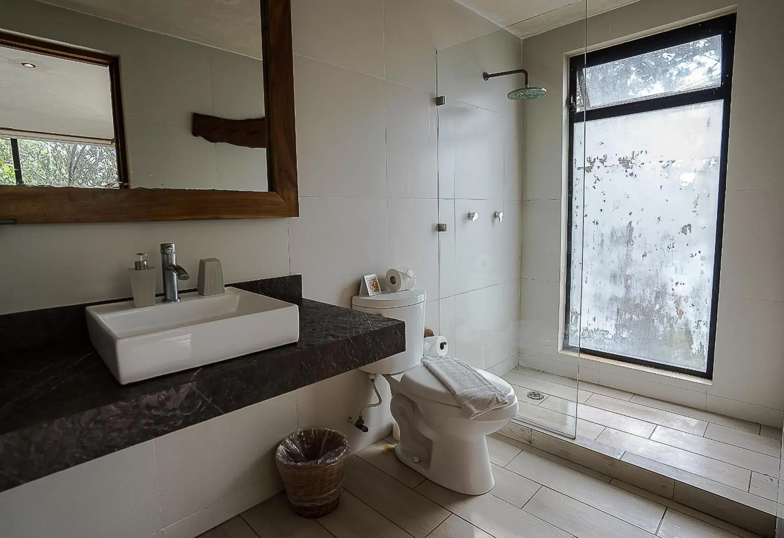 Superior King Room with Balcony in Sunset House Superior King Room with Balcony in Sunset House