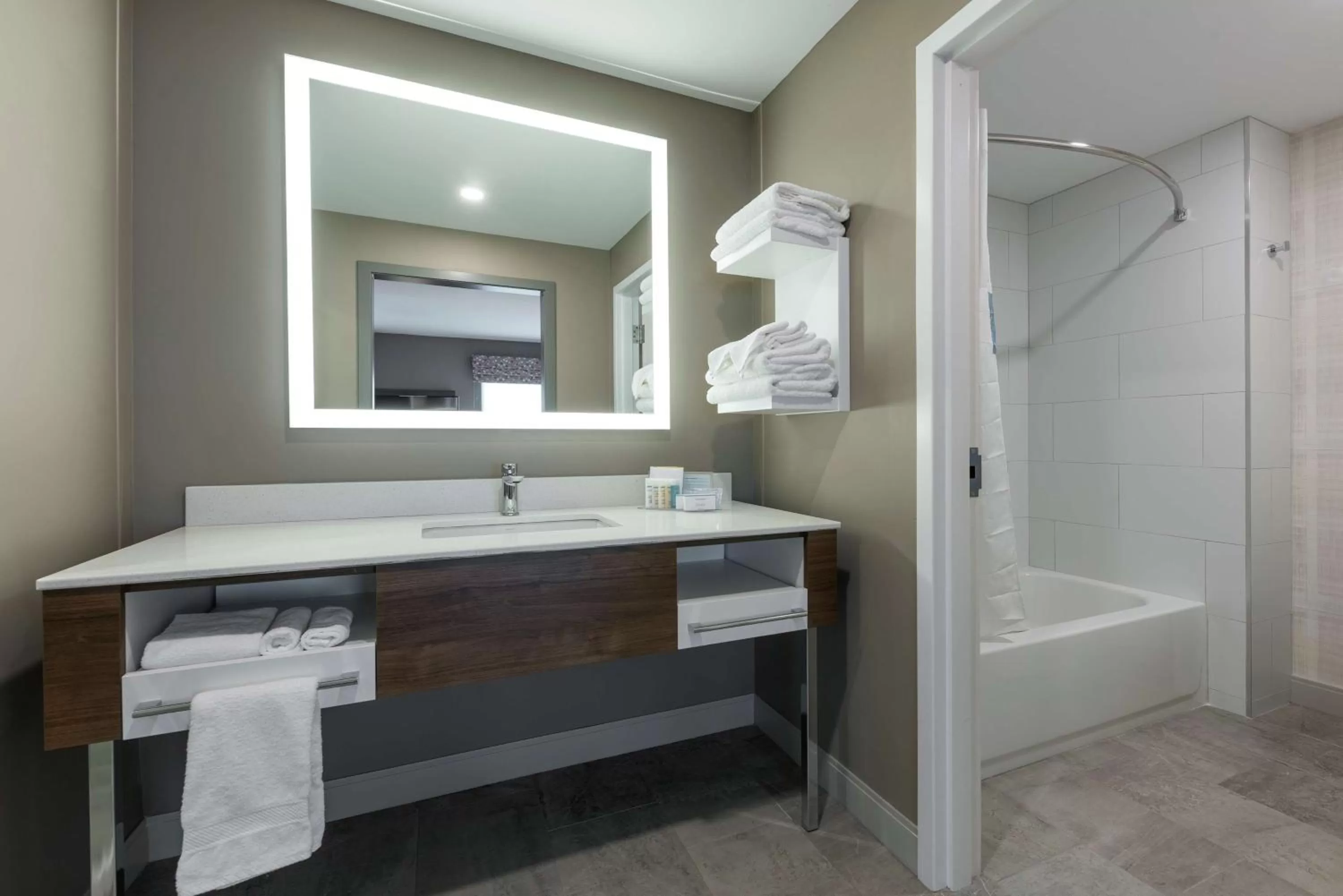 Bathroom in Hampton Inn & Suites Charlottetown