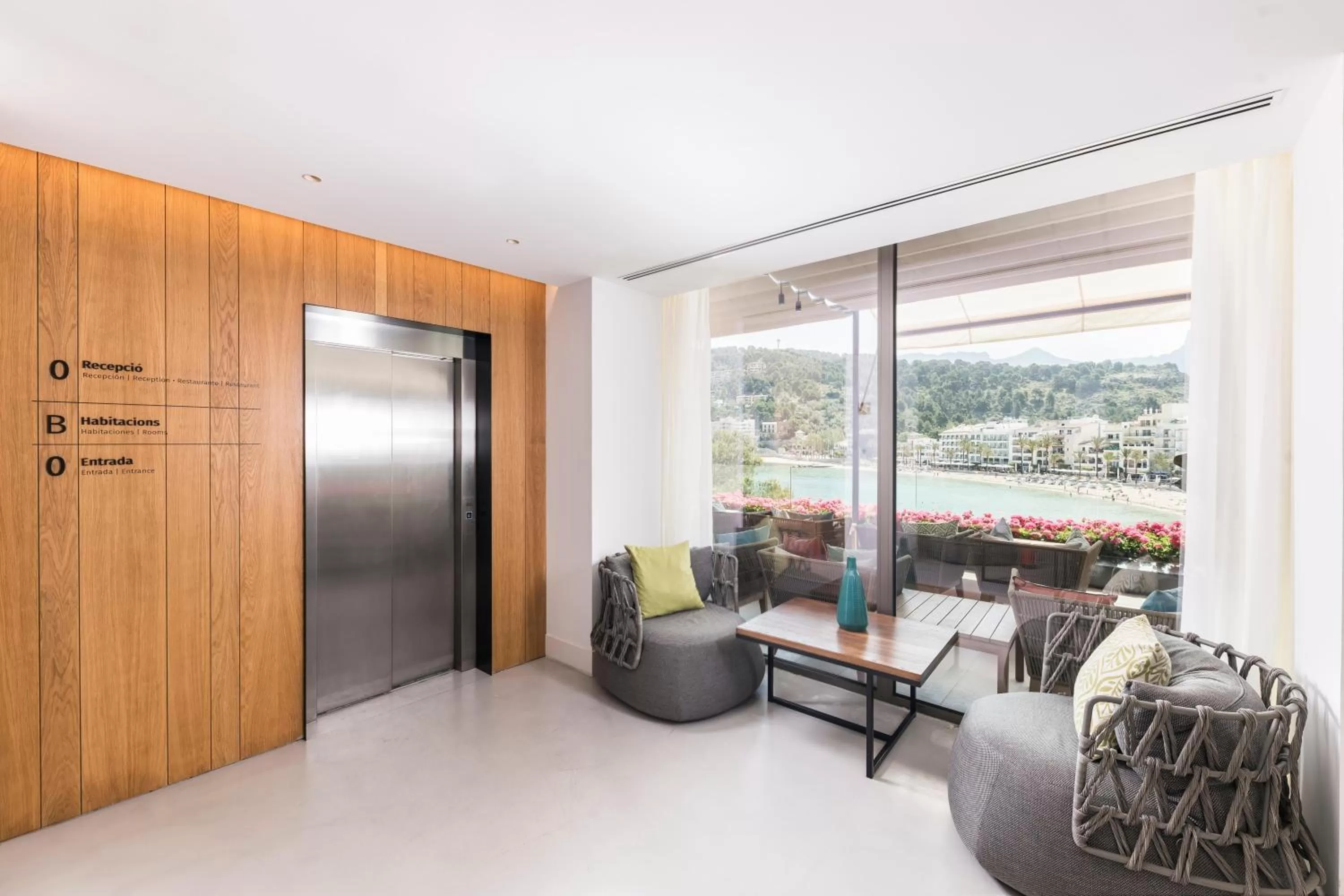 Lobby or reception in Pure Salt Port de Sóller