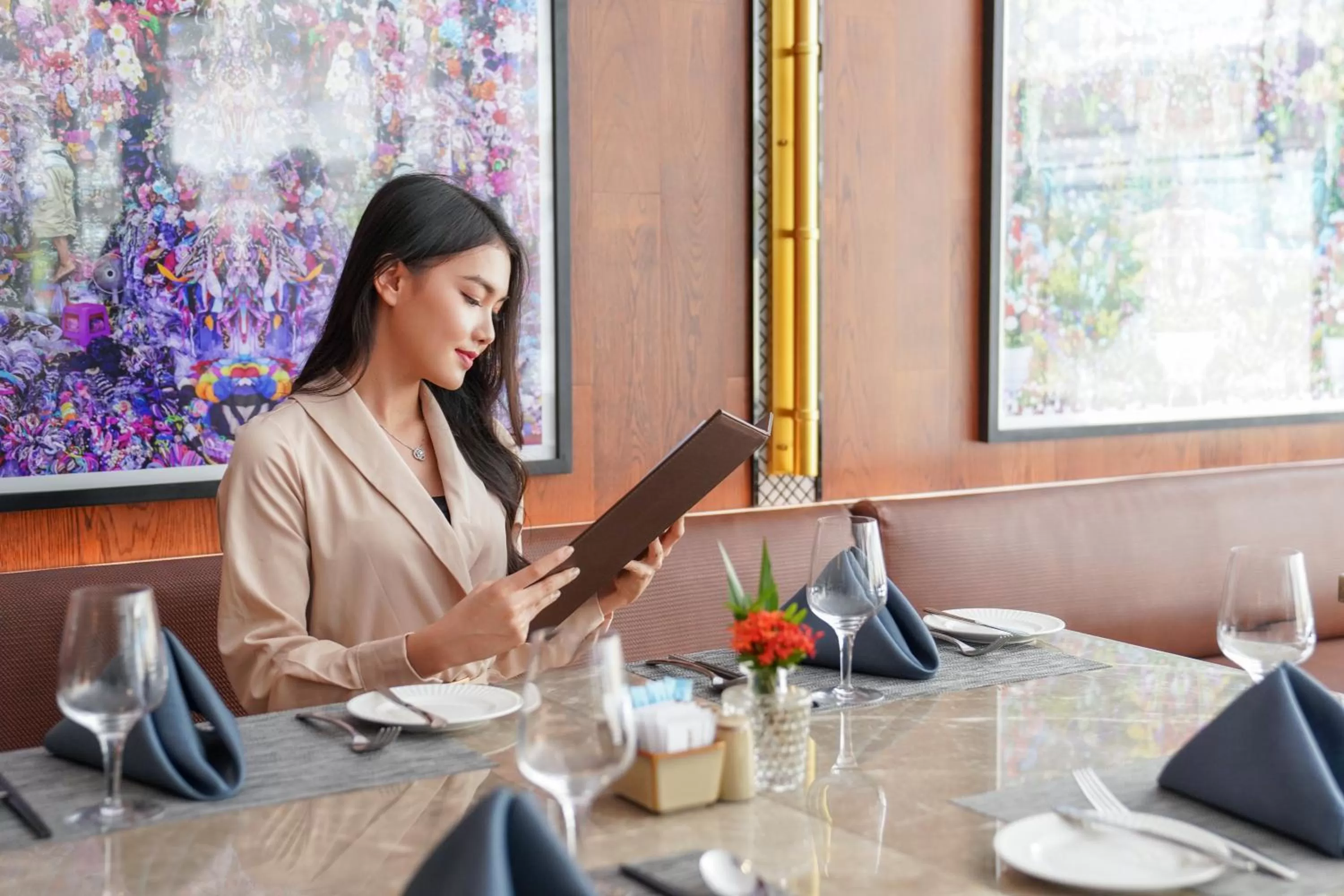 Restaurant/places to eat in Oakwood Premier Phnom Penh