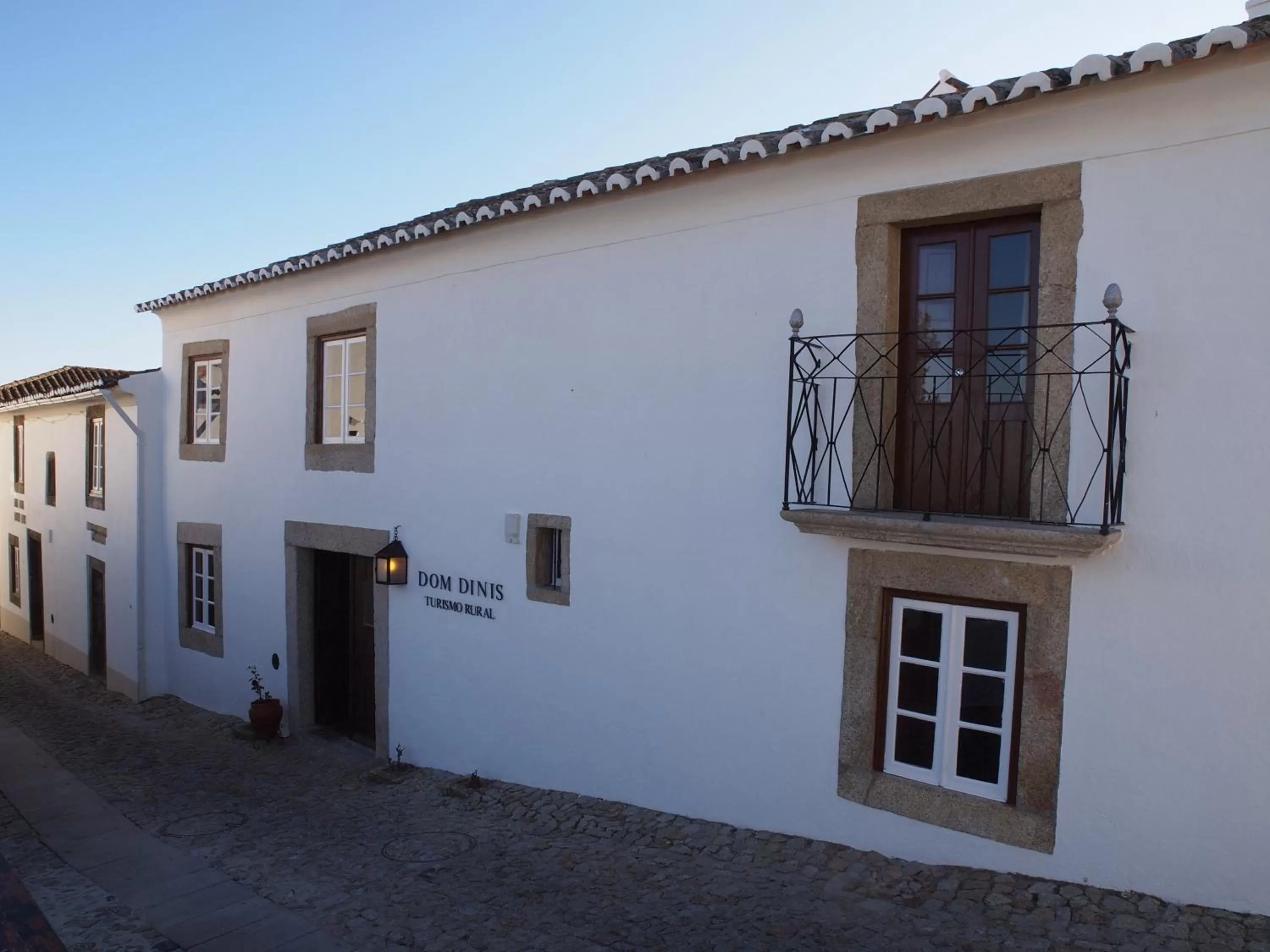 Facade/entrance in Dom Dinis Marvão